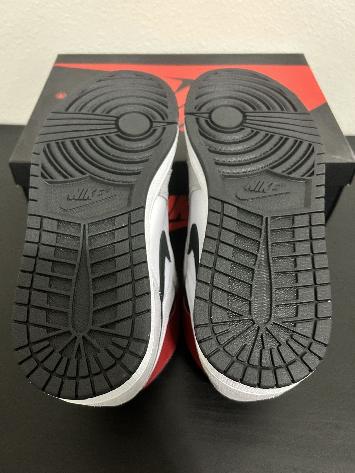 Jordan Brand × Nike Jordan 1 High Smoke Grey Size US 11.5 / EU 44-45 - 5 Thumbnail