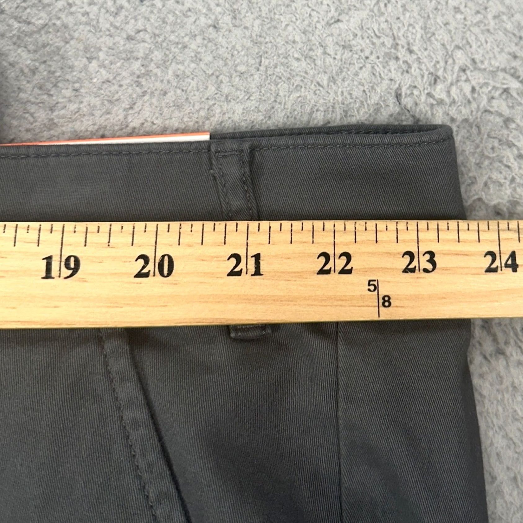 Vintage St Johns Bay Mens 48X10 Big Classic Fit Cargo Shorts Gray Flat Front Pocket Mens Big & Tall Casual Workwear Size US 32 / EU 48 - 6 Thumbnail