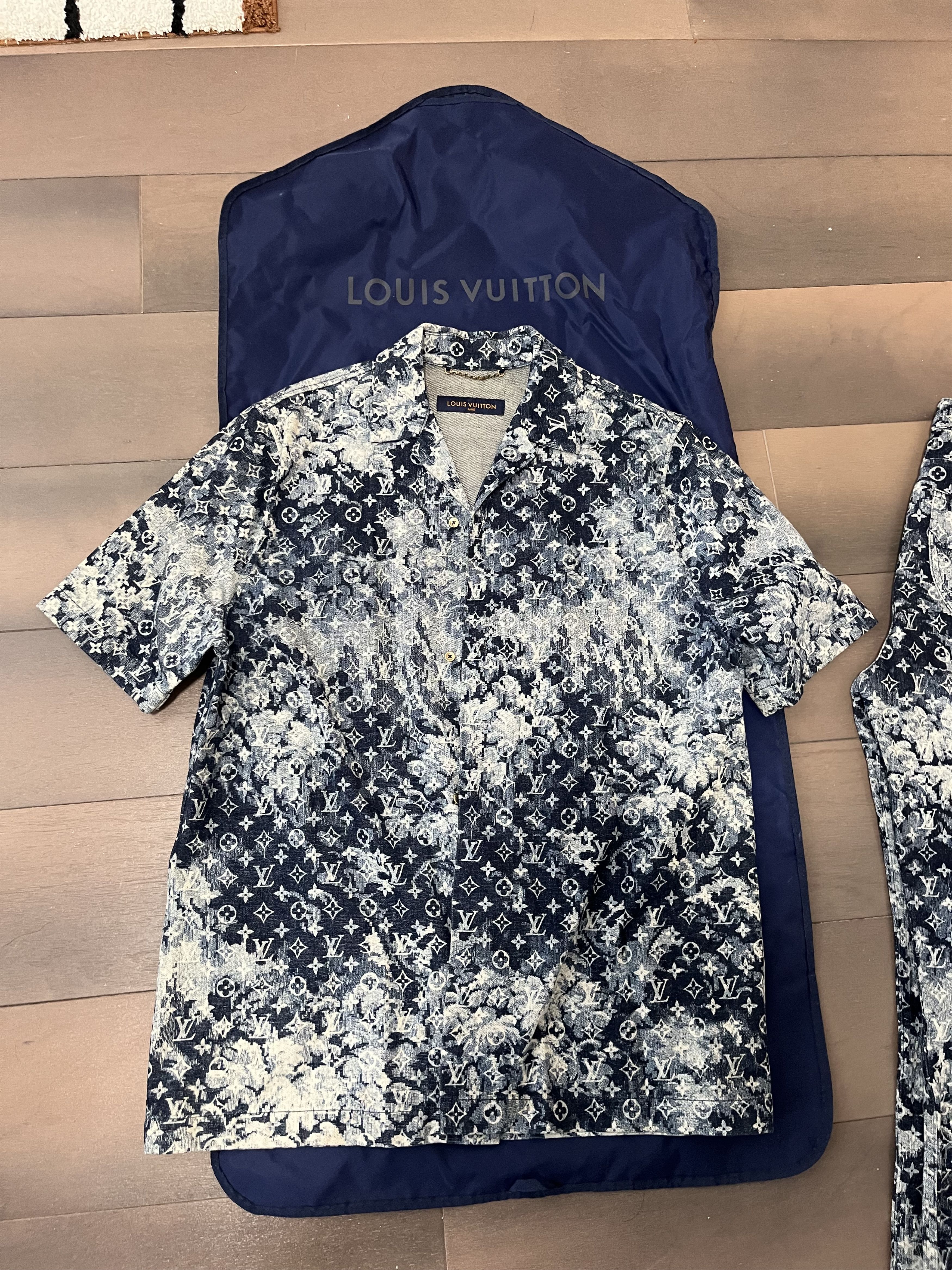 Louis Vuitton Louis Vuitton Tapestry Monogram Denim Shirt Size L Size US L / EU 52-54 / 3 - 3 Thumbnail