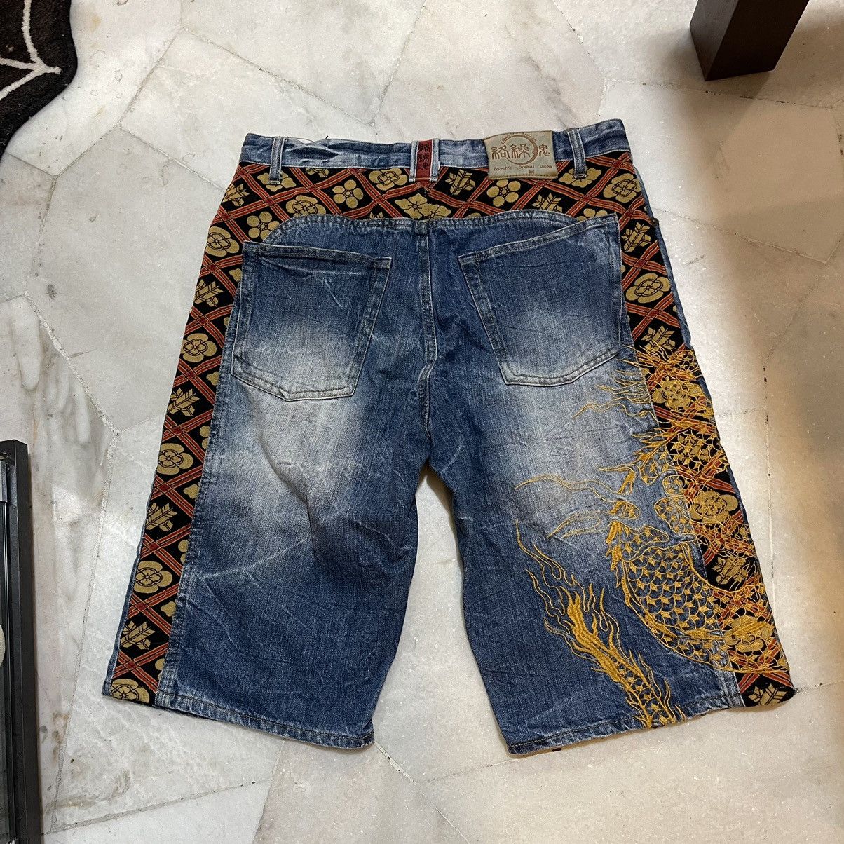 Japanese Brand × Kamakura KARAKURI TAMASHI Sukajan Embroidery Dragon Pants Jorts Size US 34 / EU 50 - 1 Thumbnail
