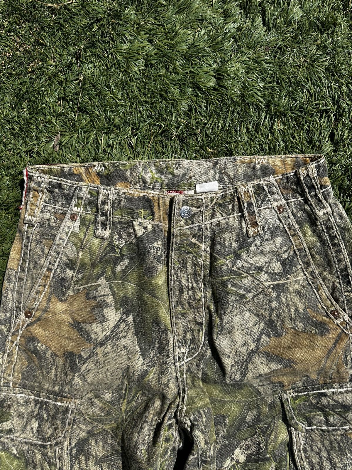 Supreme × True Religion Supreme x True religion real tree Cargo camo pants Size US 30 / EU 46 - 5 Thumbnail