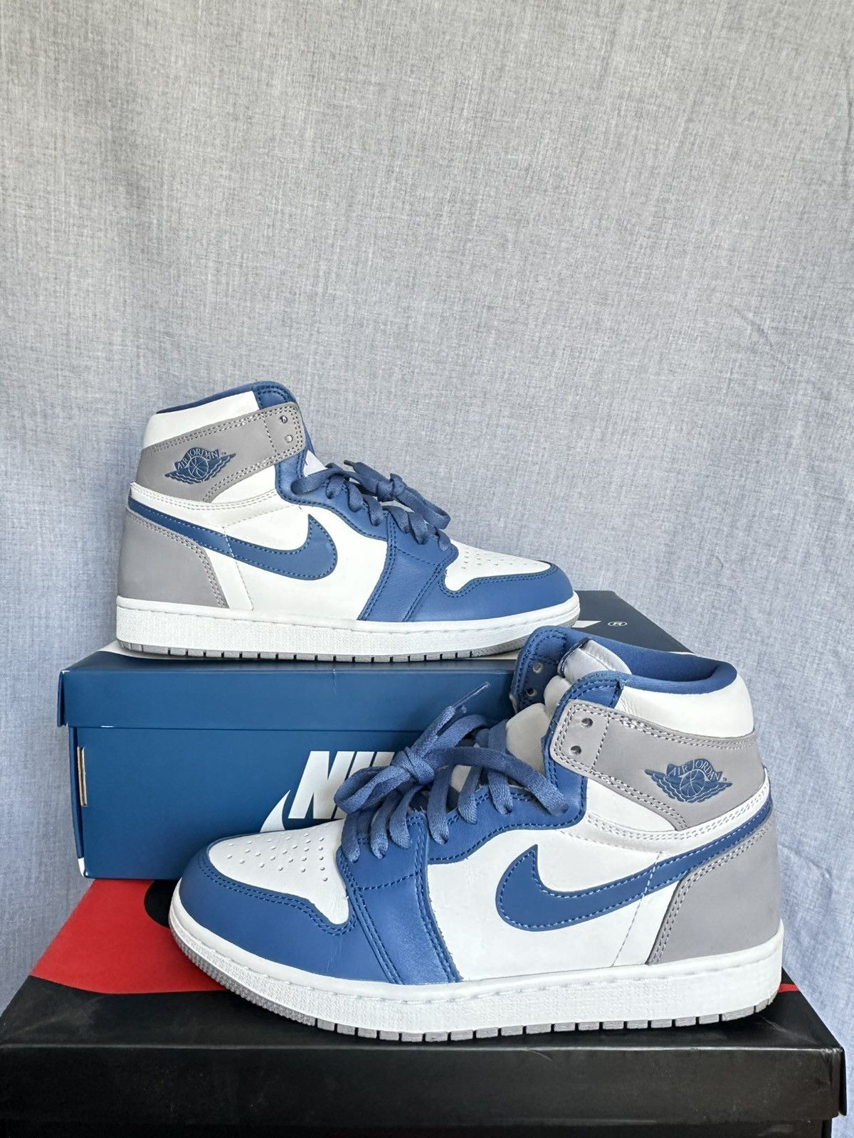Jordan Brand Air Jordan 1 Retro High “True Blue” Size US 8.5 / EU 41-42 - 1 Thumbnail