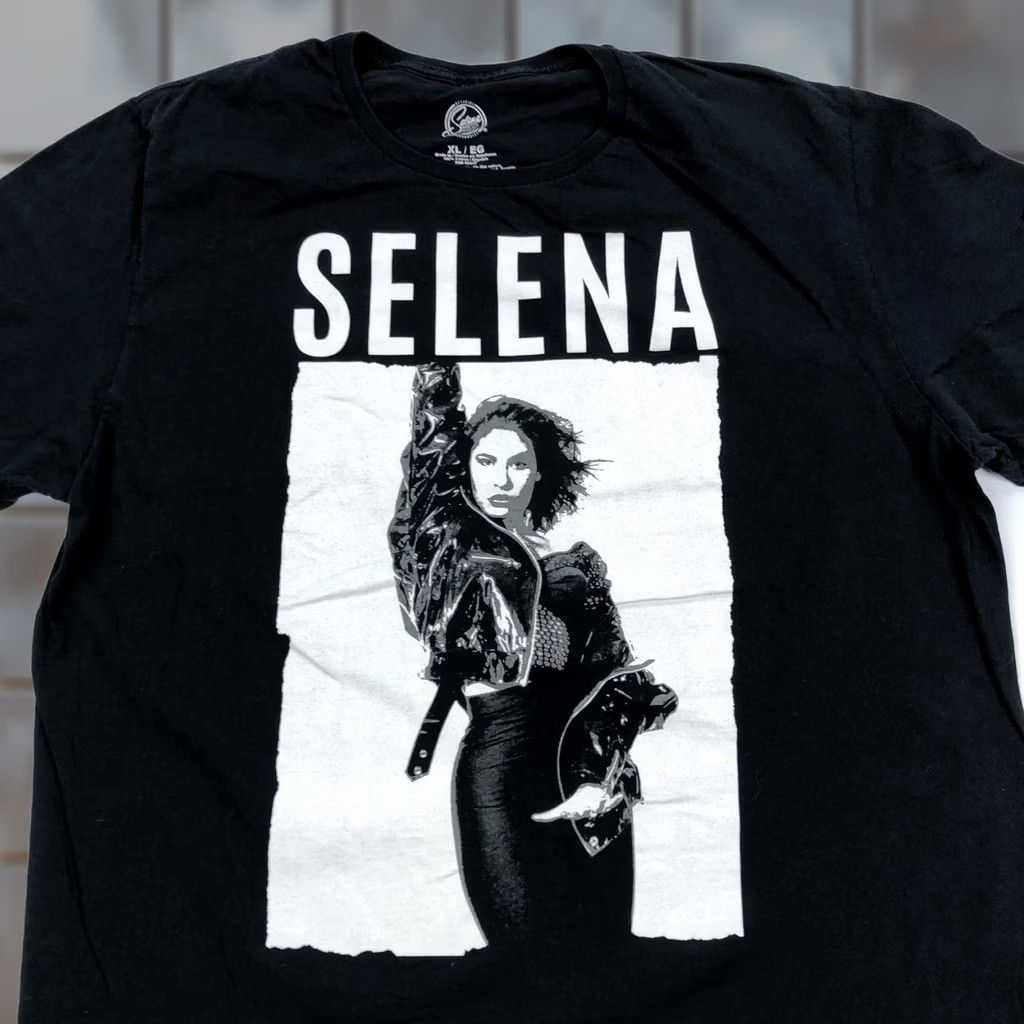 Vintage Selena Official Merchandise Graphic T-Shirt Men XL 100% Cotton Black Crew Neck Short Sleeve Size US XL / EU 56 / 4 - 1 Thumbnail