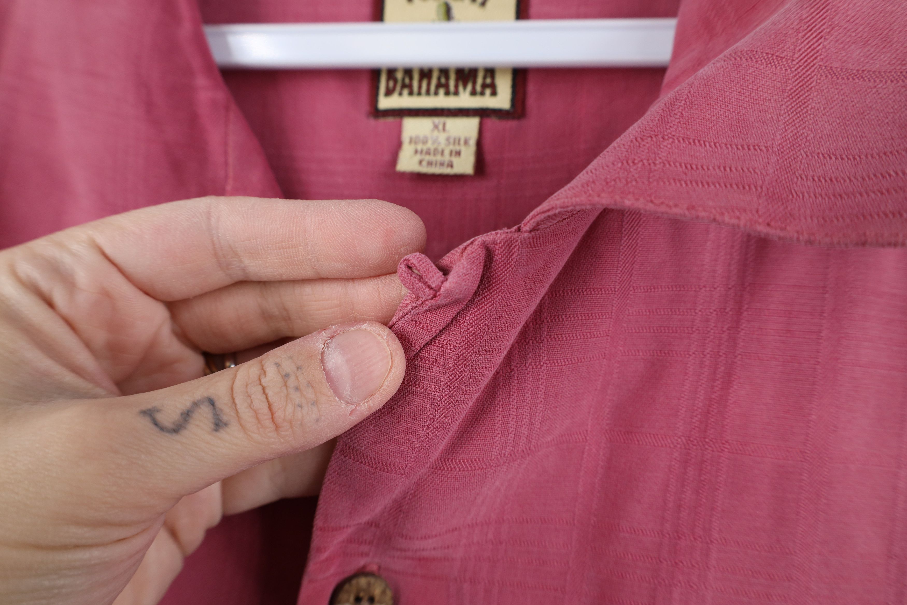 Tommy Bahama Vintage 90s Tommy Bahama Loop Collar Camp Button Shirt Red Size US XL / EU 56 / 4 - 8 Thumbnail