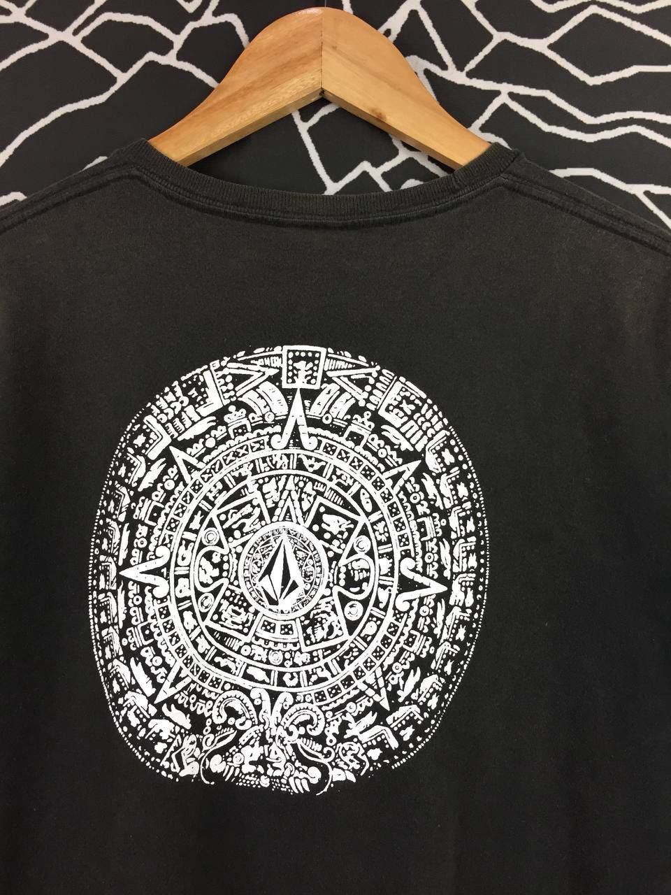 Volcom Vtg 90s 00s Sunfaded Volcom Stone Skateboards Tee Size US L / EU 52-54 / 3 - 3 Thumbnail