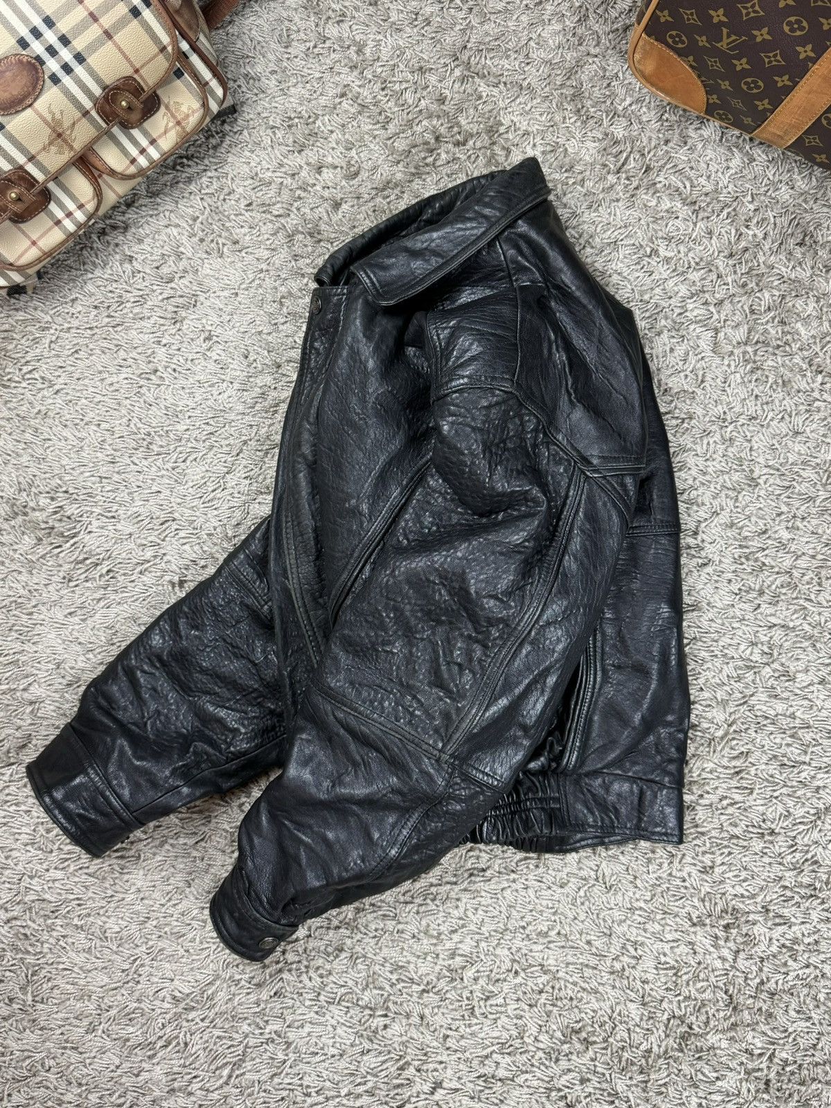 Vintage Vintage leather bomber jacket 90s original retro casual item Size US M / EU 48-50 / 2 - 2 Thumbnail