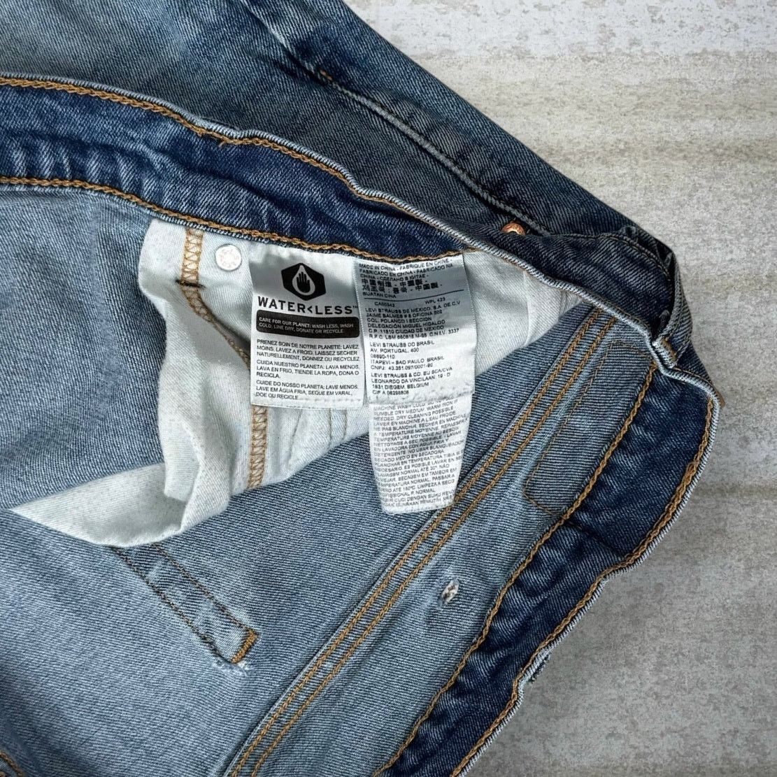 Levi's Vintage Y2K Levis Jeans 541 44x32 Athletic Taper Light Wash Size US 44 / EU 60 - 4 Thumbnail