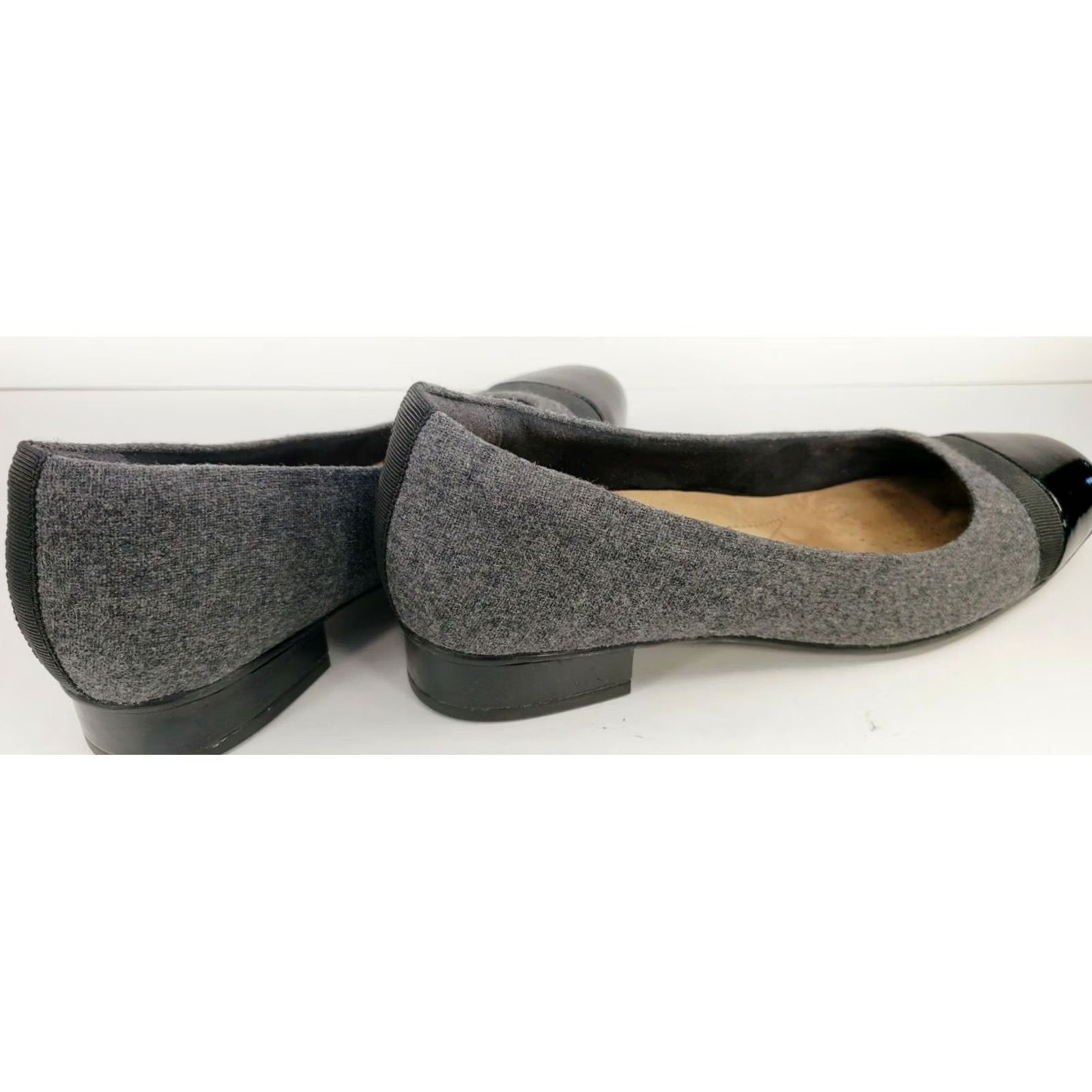 Clarks Clarks Collection Women’s Gray Wool Black Patent Leather Cap Toe Flats Size 7M Size ONE SIZE - 5 Thumbnail
