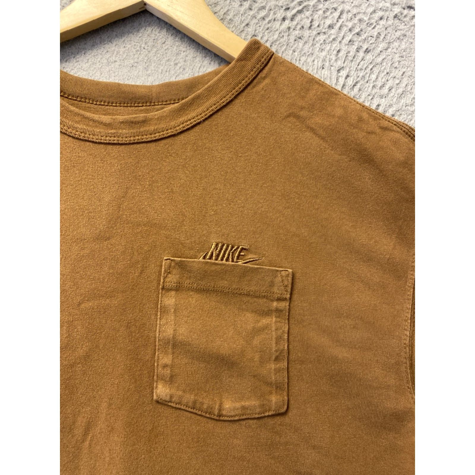Nike Nike Men T-Shirt Long Sleeve Pocket - Medium - Brown - 100% Cotton - Crew Neck - Regular Fit - 2010s - Hole on Right Sleeve - Mens Size US M / EU 48-50 / 2 - 4 Thumbnail
