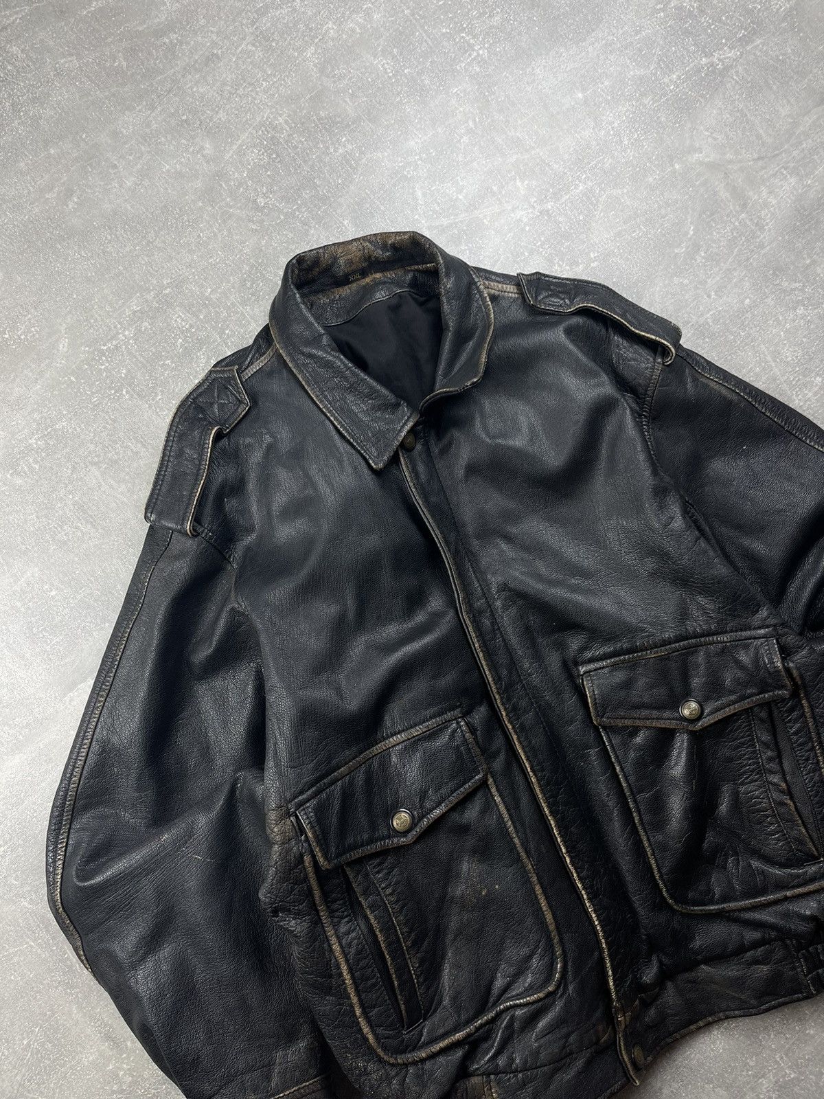 Vintage Vintage Leather A2 Flight Zip Avant Garde USA Bomber Jacket Size US XL / EU 56 / 4 - 4 Thumbnail