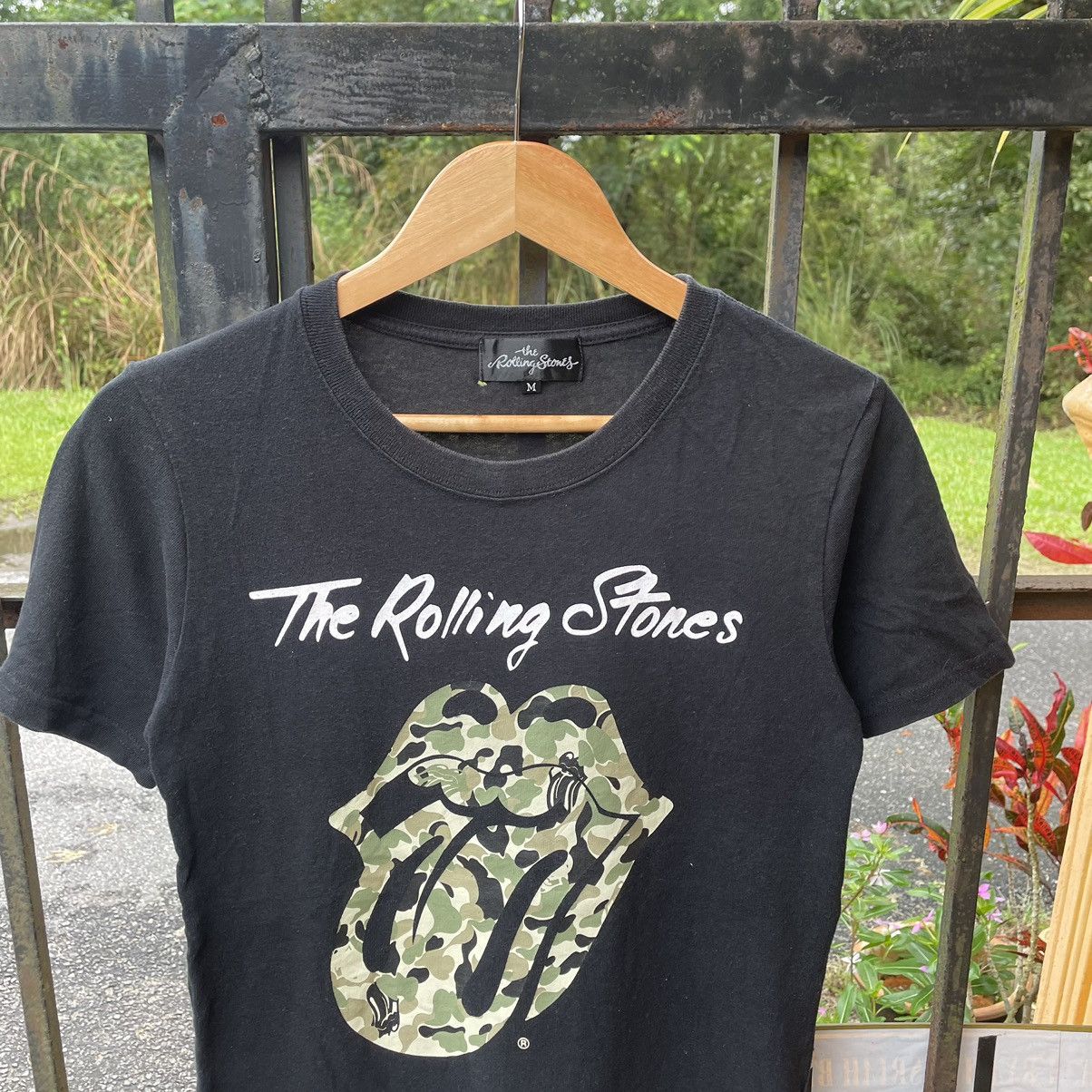 Band Tees × The Rolling Stones × Vintage 🔥2018 The Rolling Stones OG Logo Camo Promo Tee Size US XS / EU 42 / 0 - 4 Thumbnail