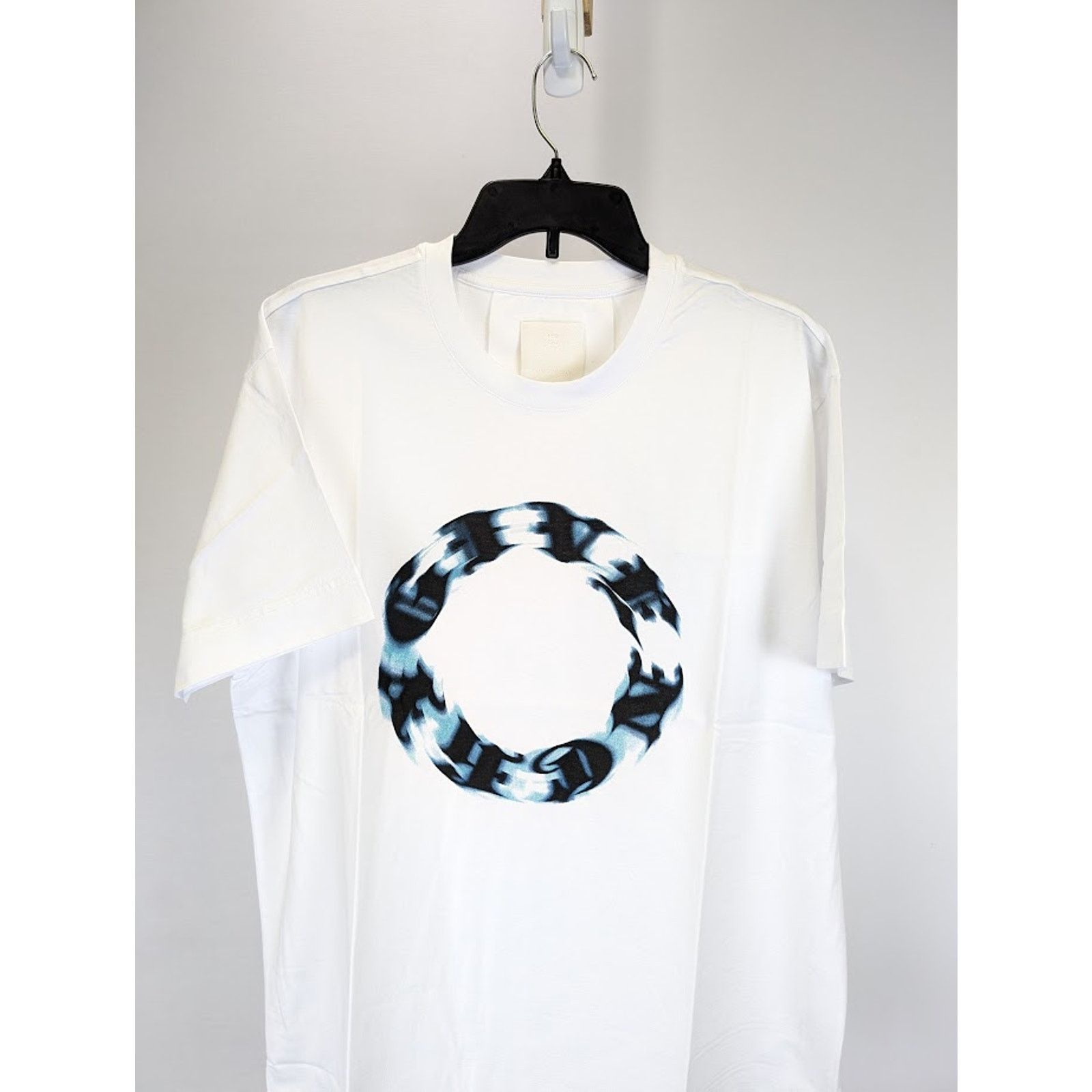 Givenchy o1rshd1 T-Shirt in White Size US M / EU 48-50 / 2 - 6 Thumbnail