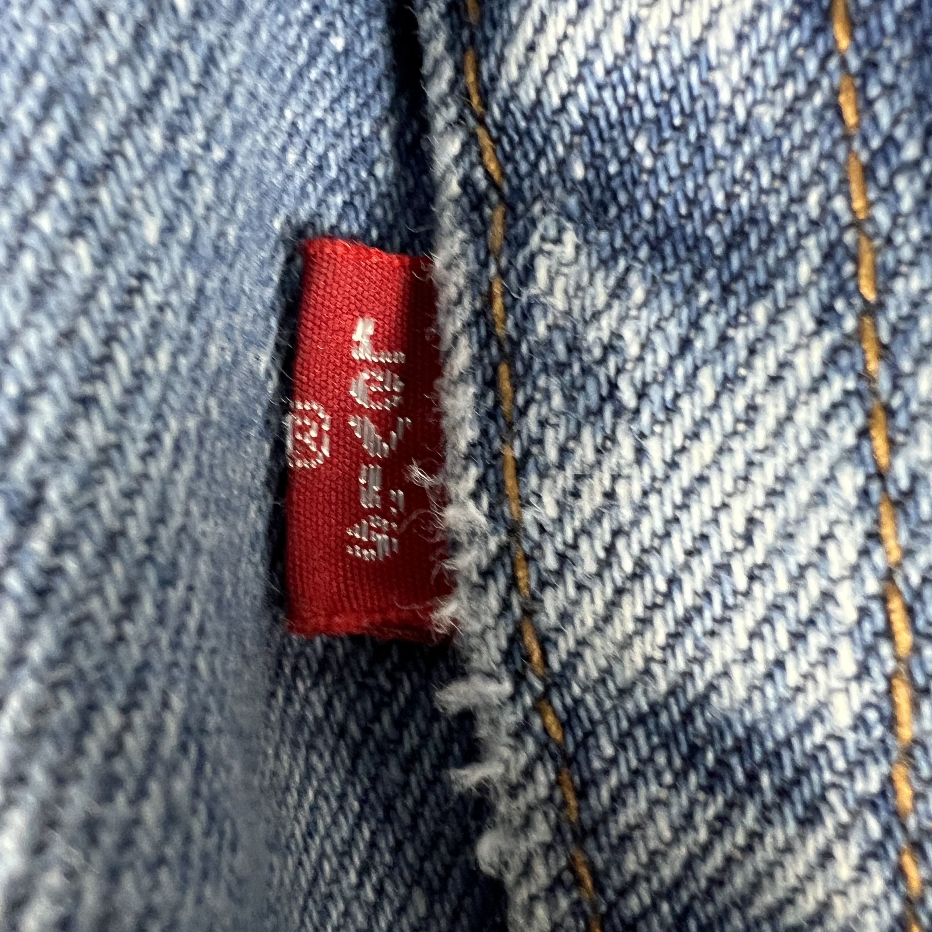 Levi's × Vintage Y2K Levi's Jeans 560 Loose Tapered Blue Faded Cotton Denim Size US 34 / EU 50 - 12 Thumbnail