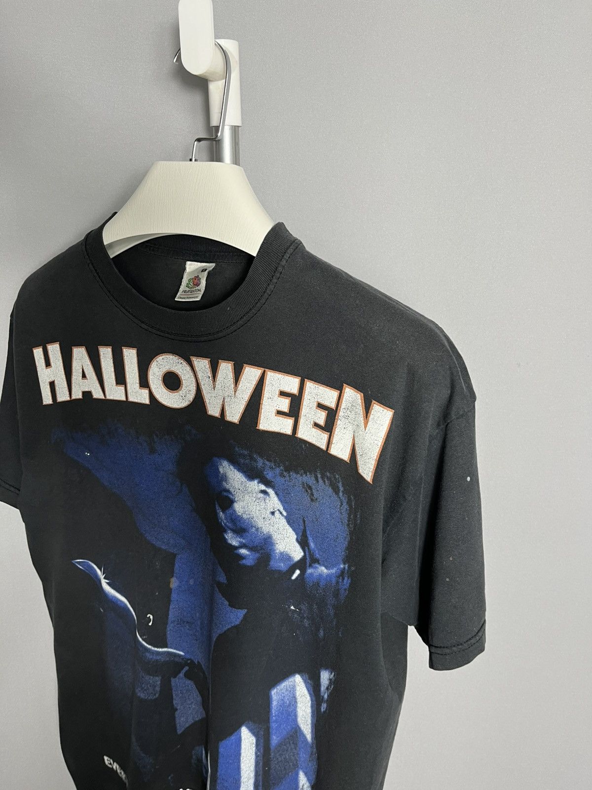 Fruit Of The Loom 2001 Vintage 90's Halloween Michael Myers tee shirt boxy fit Size US M / EU 48-50 / 2 - 4 Thumbnail