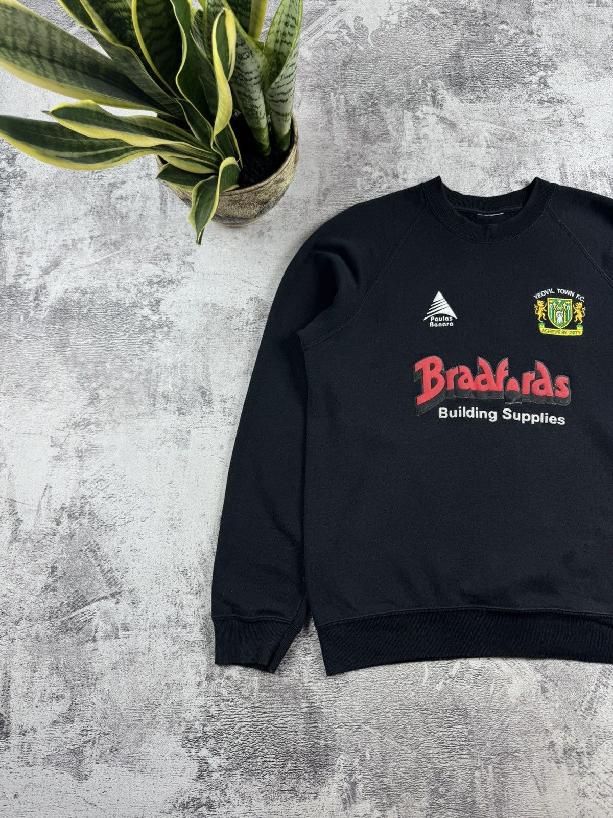 Vintage Yeovil Town FC 00s Paulas Benara Men’s Black Medium Soccer Pullover Sweatshirt Size US M / EU 48-50 / 2 - 2 Thumbnail