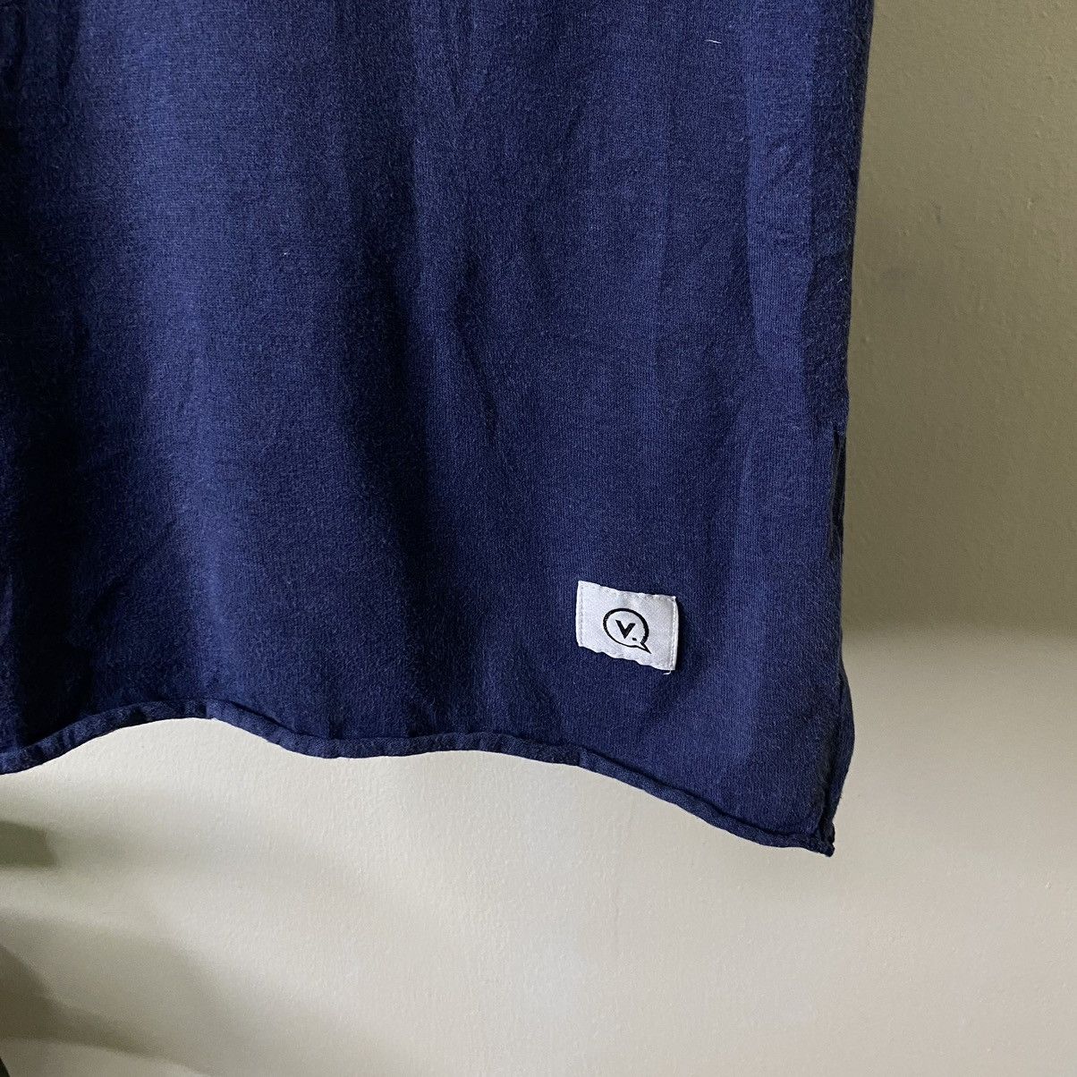 Vanquish Vanquish Tokyo Japan Single Pocket V Neck Navy Blank Tee Size US S / EU 44-46 / 1 - 3 Thumbnail