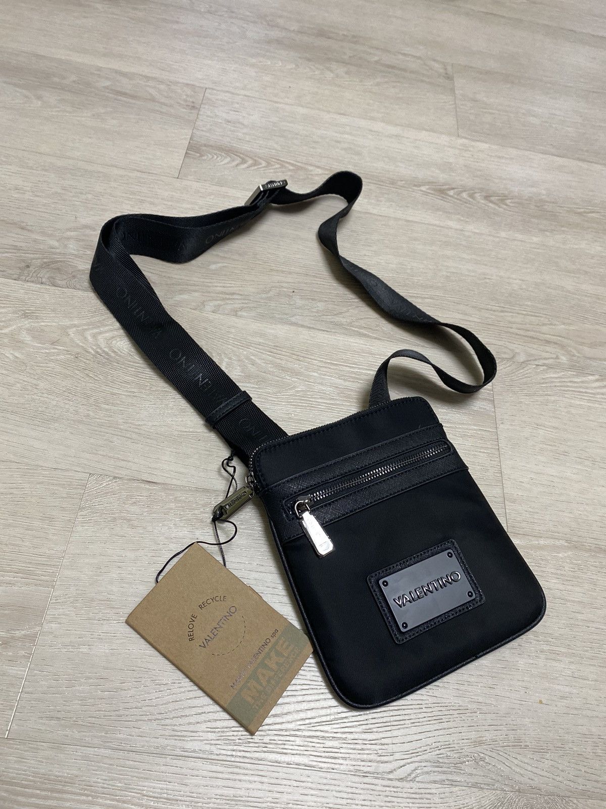 image of Mario Valentino Valentino Messenger Bag New Valentino Messenger Bag Logo New in Black, Men's