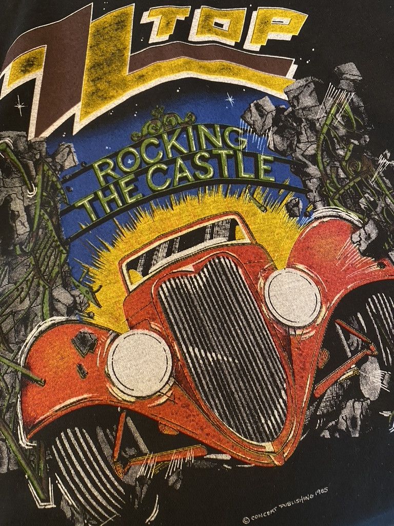 Band Tees 1985 Vintage ZZ Top Rocking The Castle Concert T Shirt Size US M / EU 48-50 / 2 - 6 Thumbnail