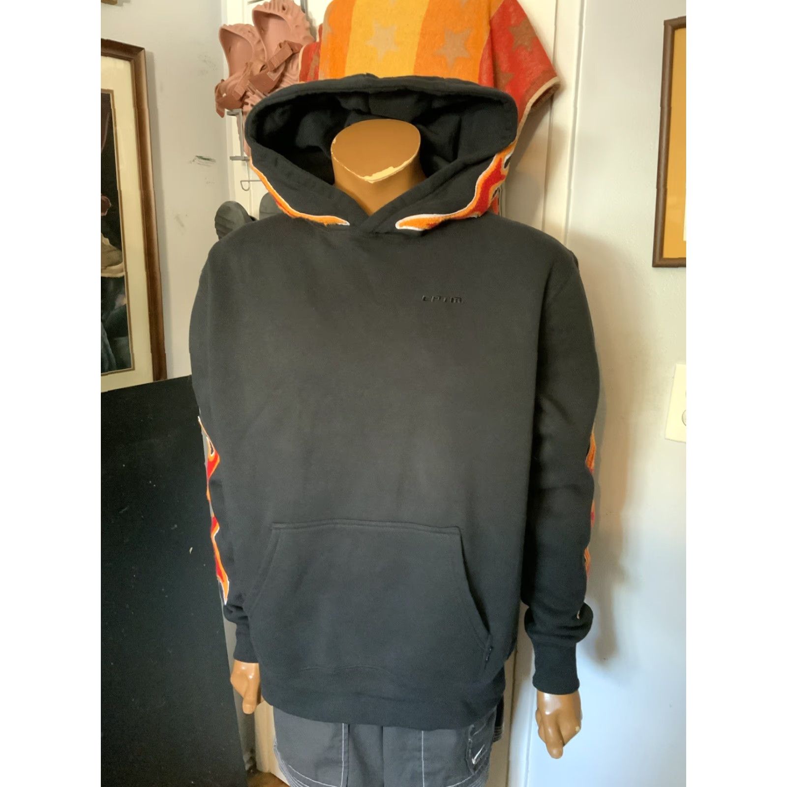 Vintage EPTM EP9676 Nu Flame Fire Appliqué Black Fleece Pullover Sweatshirt Hoodie Sz. L Size US L / EU 52-54 / 3 - 7 Thumbnail
