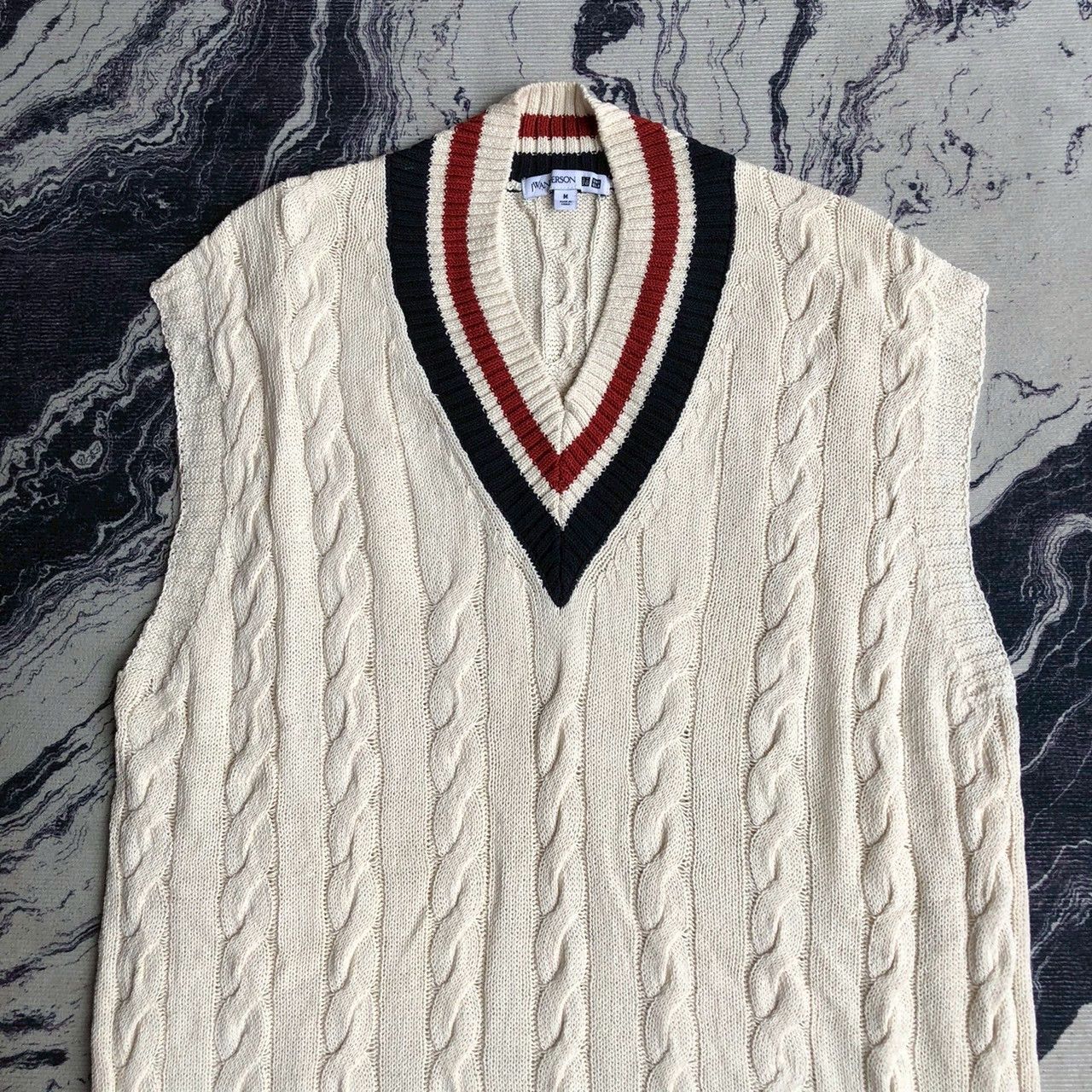 JW Anderson × Uniqlo JW Anderson x Uniqlo Cable Knit Vest Size US M / EU 48-50 / 2 - 3 Thumbnail