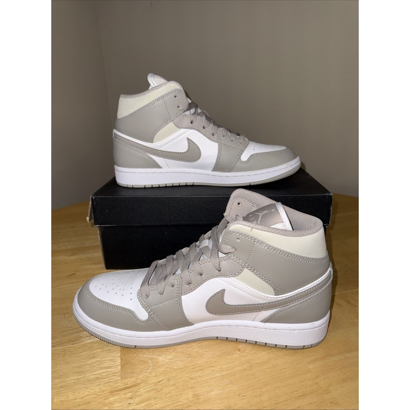 Jordan Brand Size 8 - Jordan 1 Mid College Grey - 554724082 / OG BOX Size US 8 / EU 41 - 4 Thumbnail