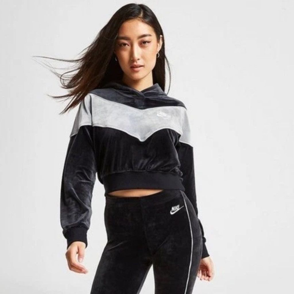 Nike Nike Heritage Velour Cropped Hoodie in Black and Grey Size S Size S / US 4 / IT 40 - 1 Thumbnail