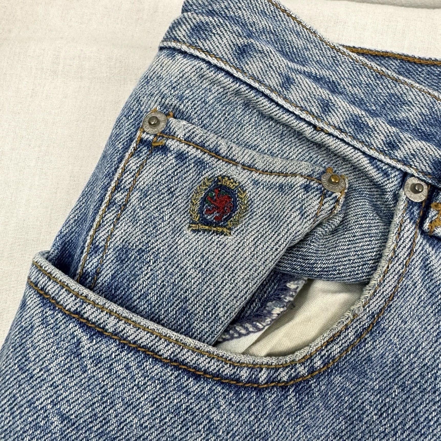 Tommy Hilfiger VINTAGE Tommy Hilfiger Jeans Adult 38x33 Relaxed Blue 90s Hip Hop Grunge Mens Jeans Size US 38 / EU 54 - 3 Thumbnail