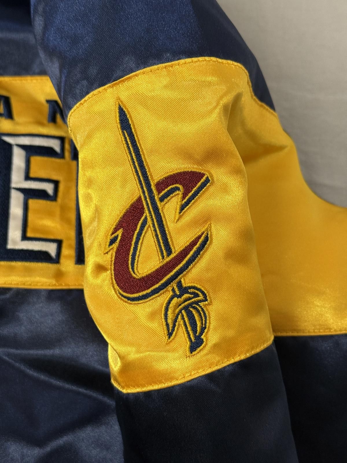 NBA Cleveland Cavaliers Jacket NBA G-III Carl Banks Kids L Size US L / EU 52-54 / 3 - 5 Thumbnail