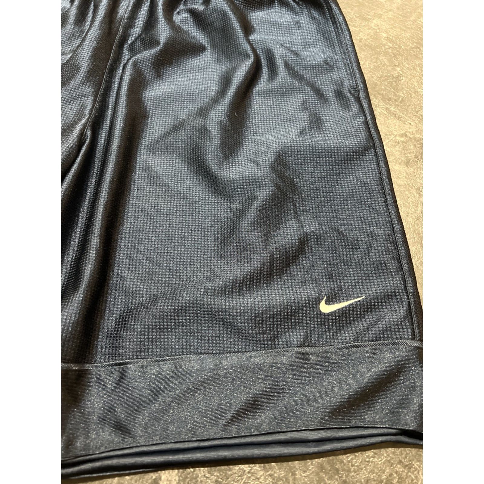 Nike AUTHENTIC NIKE REVERSIBLE NAVY BLUE BASKETBALL SHORTS M GEOMETRIC ACTIVEWEAR MENS Size US 31 - 2 Thumbnail