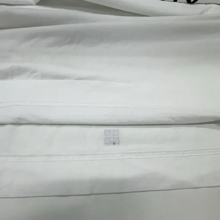Givenchy Givenchy Givenchy FW22 White Logo TShirt for Men -2507 Size US XXL / EU 58 / 5 - 7 Thumbnail