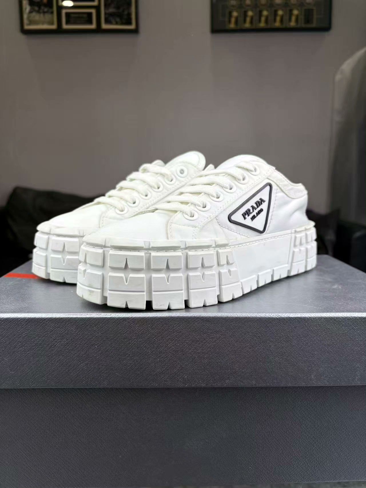 Prada Prada White Lowtop Sneakers us_6 Women Size US 6 / IT 36 - 1 Thumbnail