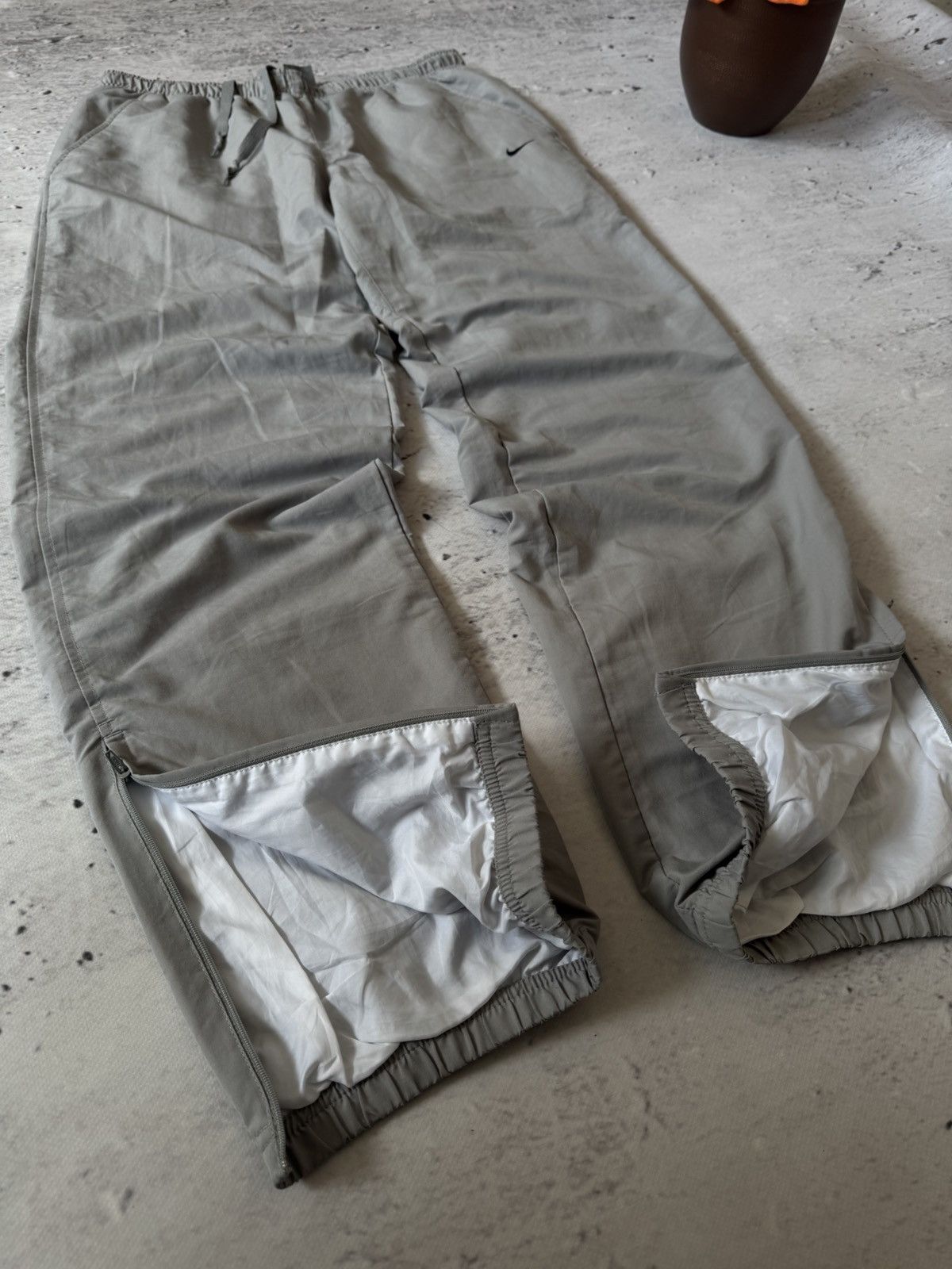 Nike × Vintage NIKE NYLON VINTAGE Y2K OVERSIZE BAGGY FIT PANTS SWEATPANTS Size US 34 / EU 50 - 4 Thumbnail