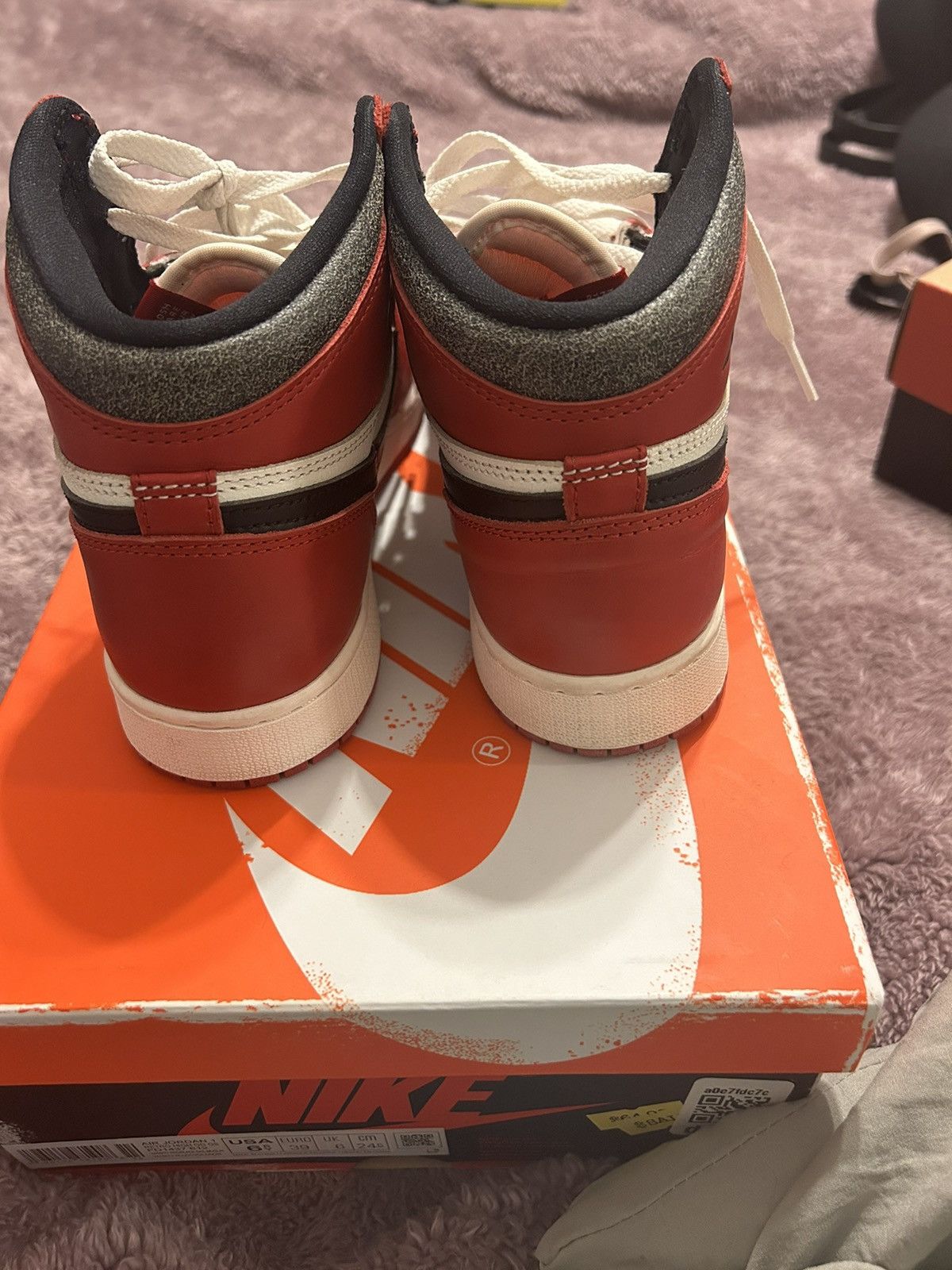 Jordan Brand Jordan 1 Chicago Lost & Found Size US 6.5 / EU 39-40 - 4 Thumbnail