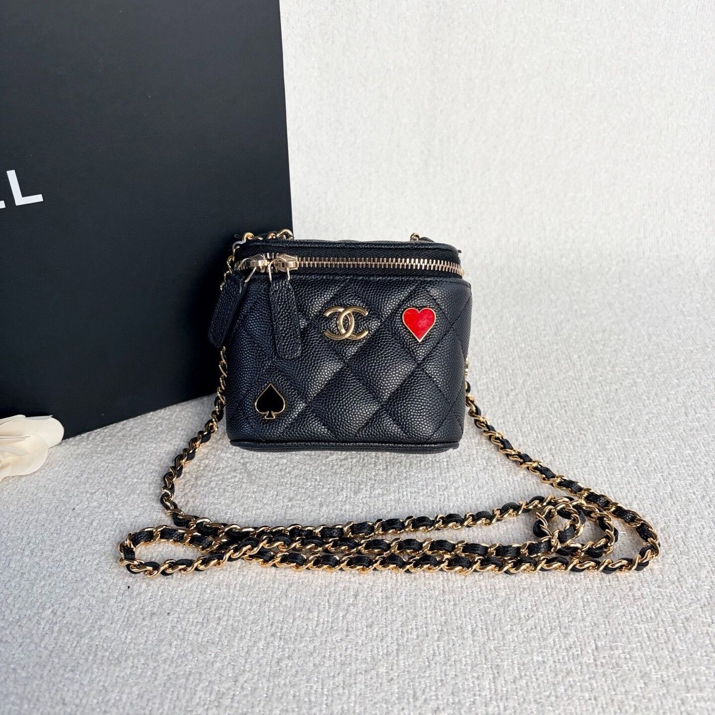 Chanel Pre-loved Bag Very good condition Size ONE SIZE - 1 Thumbnail