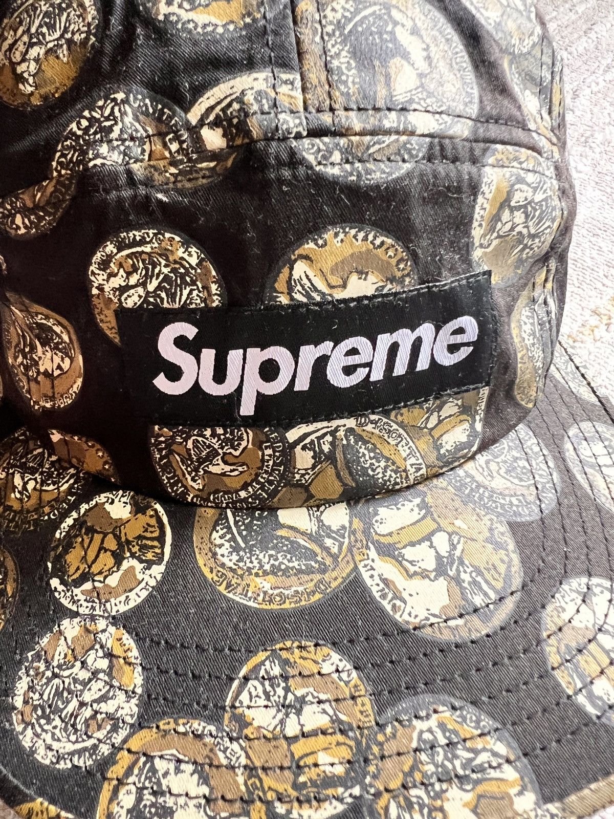 Supreme Supreme Medallion Black 5 Panel Hat Size ONE SIZE - 3 Thumbnail