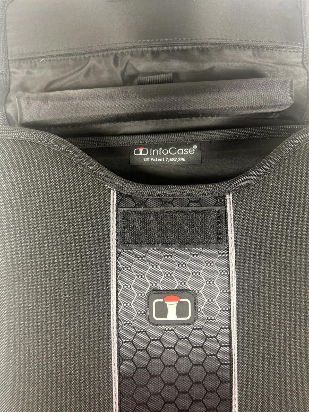 Incase InfoCase Hard Sturdy CASE Carrying 15 “ Laptop Bag Black” Size ONE SIZE - 5 Thumbnail