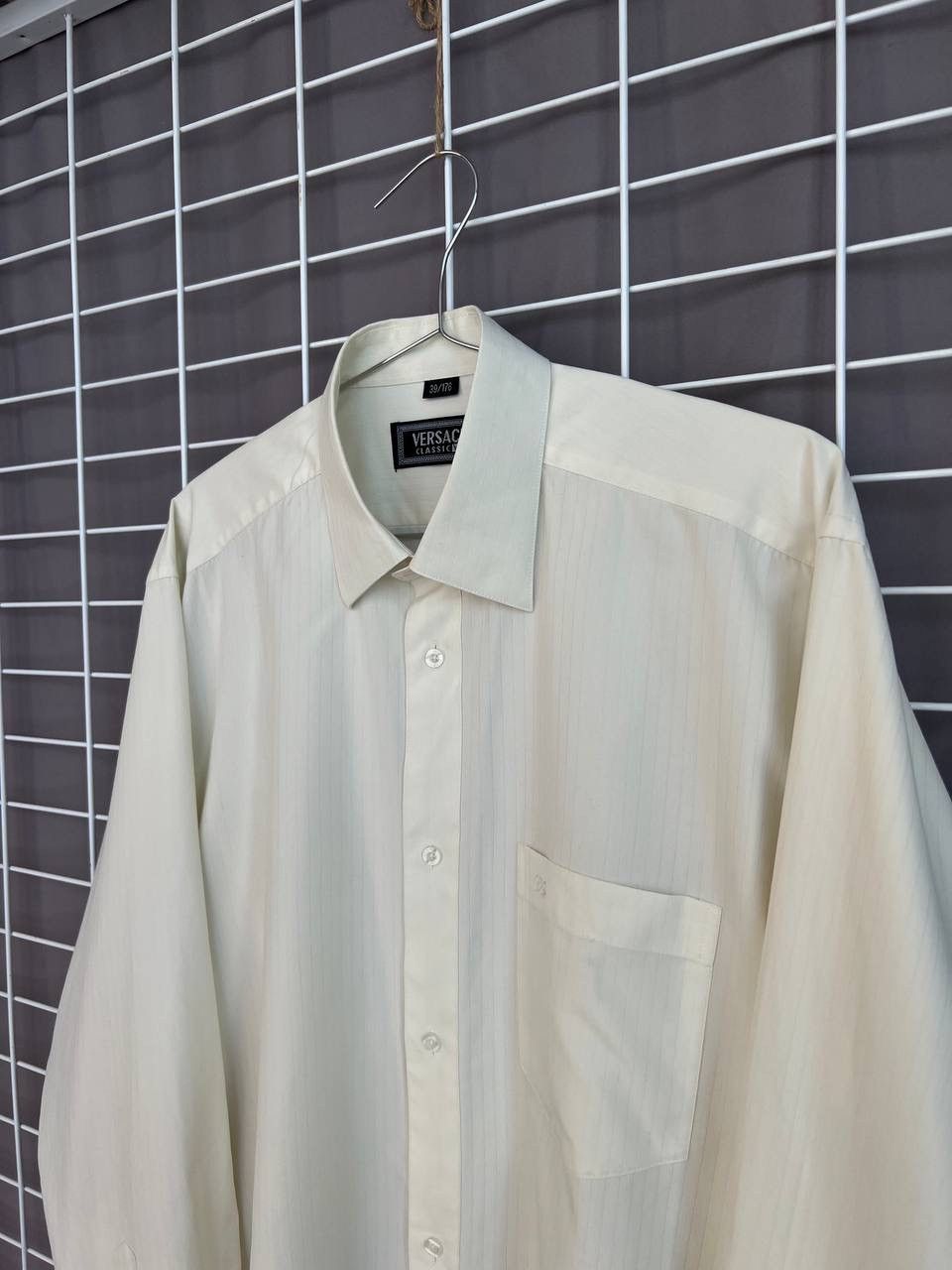 Versace Versace Classic V2 Button Shirt Men Size 39/176 M/L Vintage Size US M / EU 48-50 / 2 - 4 Thumbnail