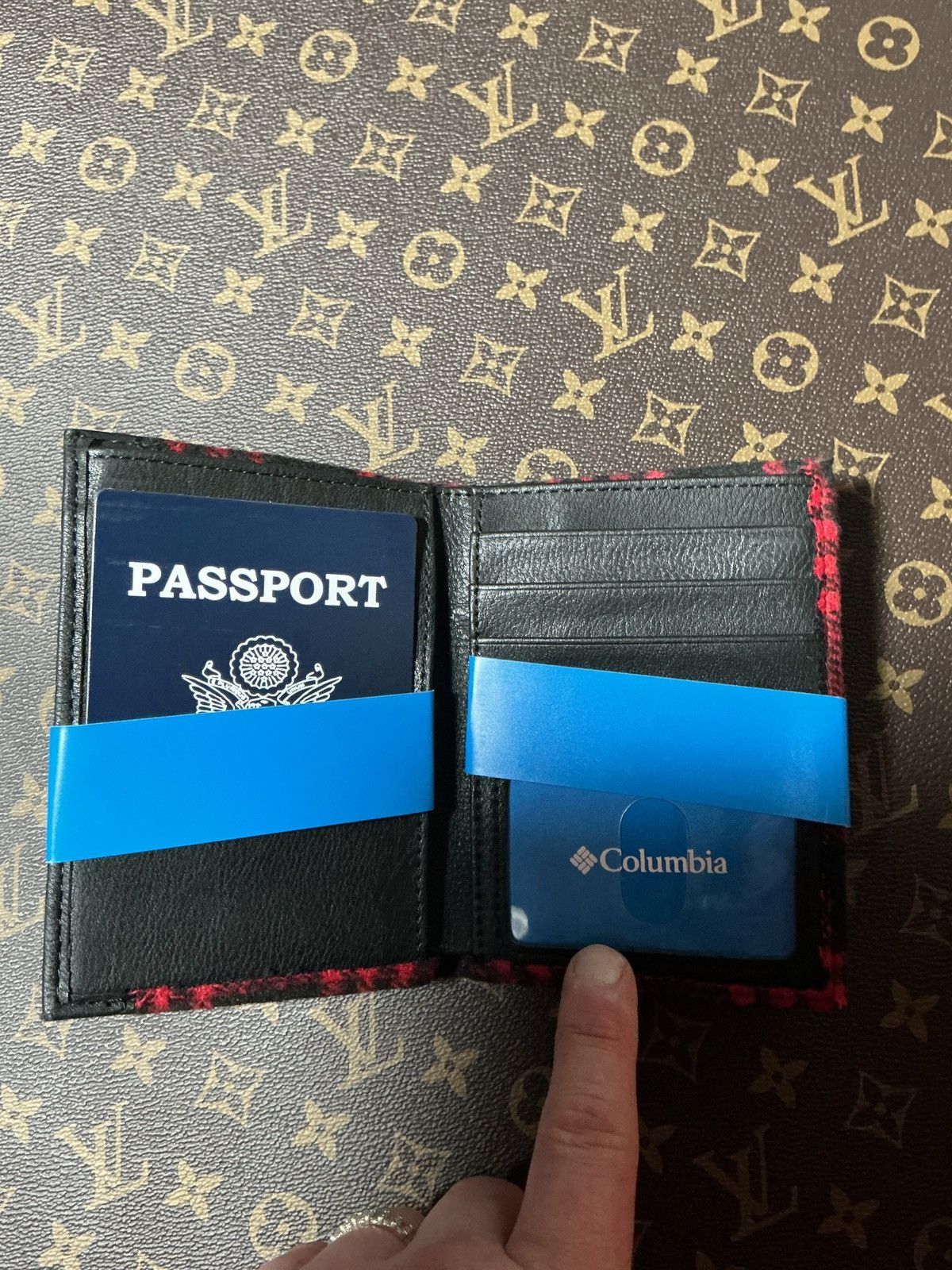 Columbia Columbia Sportswear Flannel Passport Wallet Size ONE SIZE - 3 Thumbnail