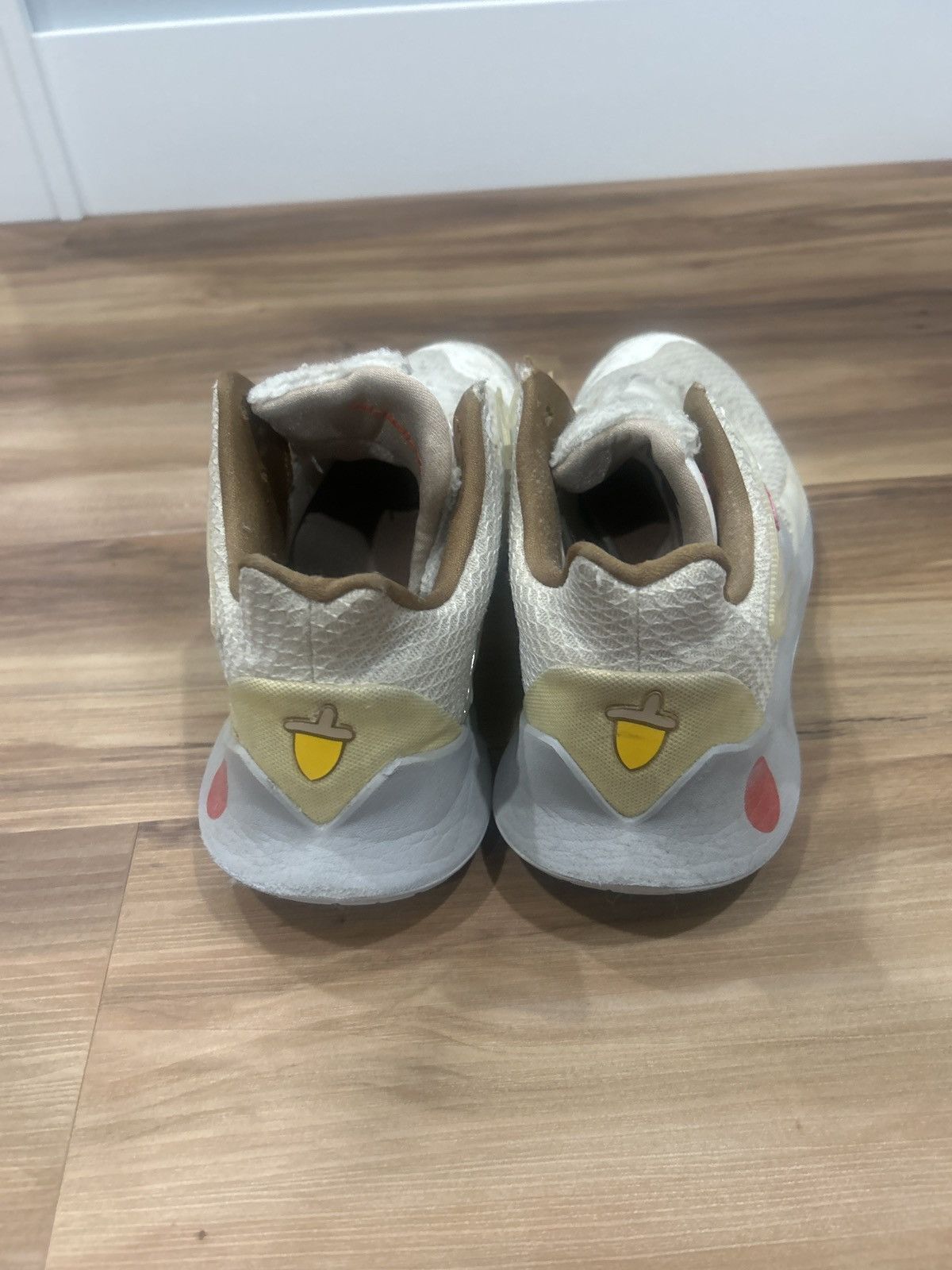 Nike Kyrie 2 Sandy Cheeks Size US 11 / EU 44 - 4 Thumbnail