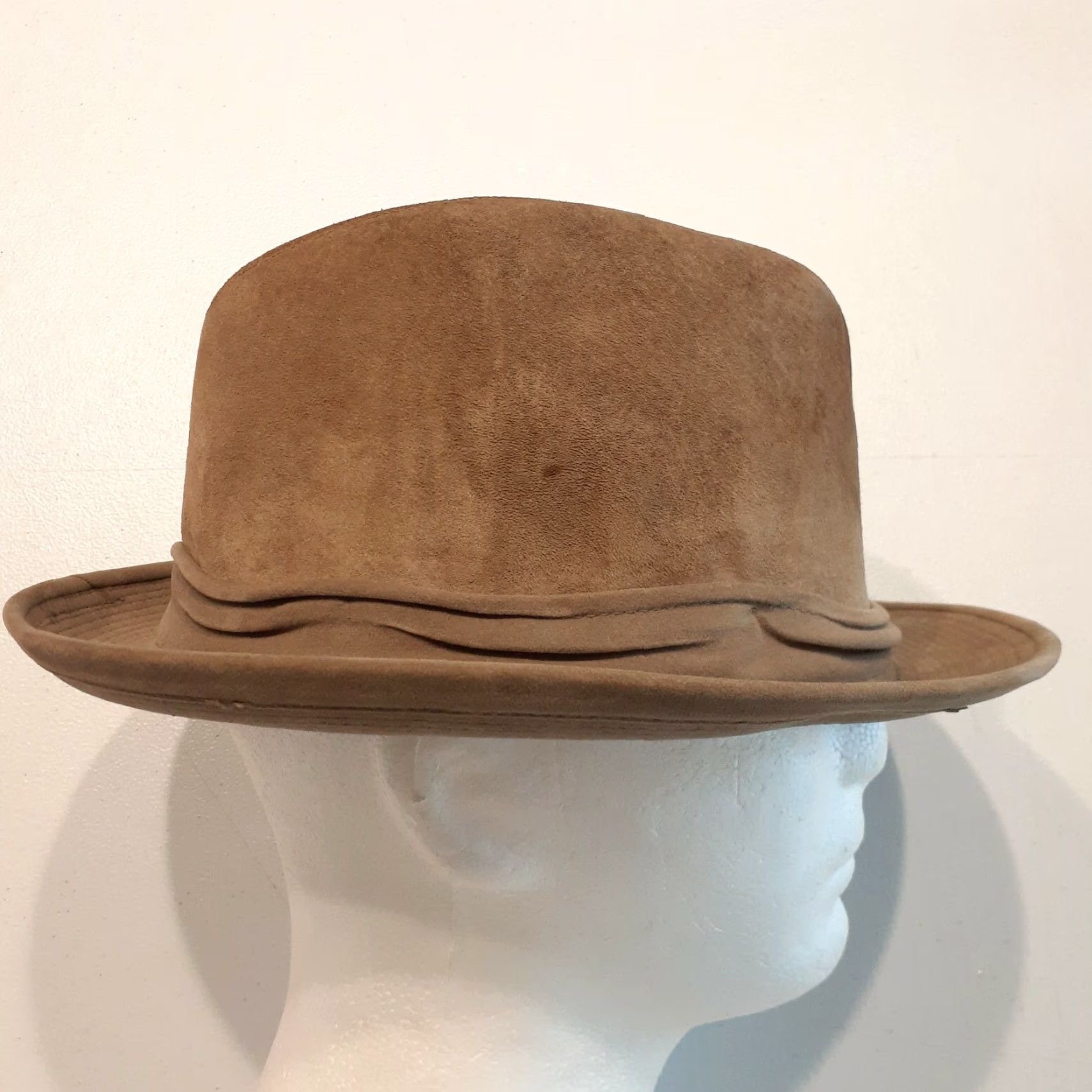 Vintage VINTAGE Dobbs Fedora Suede Hat Beige Side Buckle Feather Mens Size 7 1/4 Size ONE SIZE - 4 Thumbnail