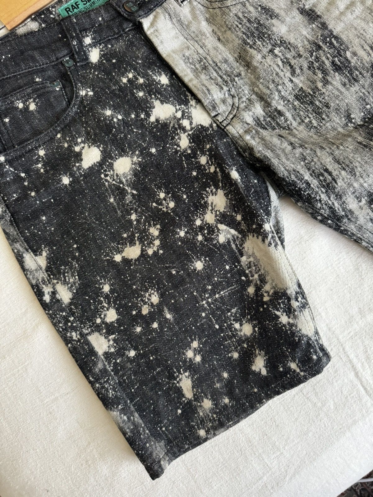 Raf Simons × Sterling Ruby Raf Simons / Sterling Ruby SS10 Hand Bleached Denim Shorts Size US 28 / EU 44 - 4 Thumbnail