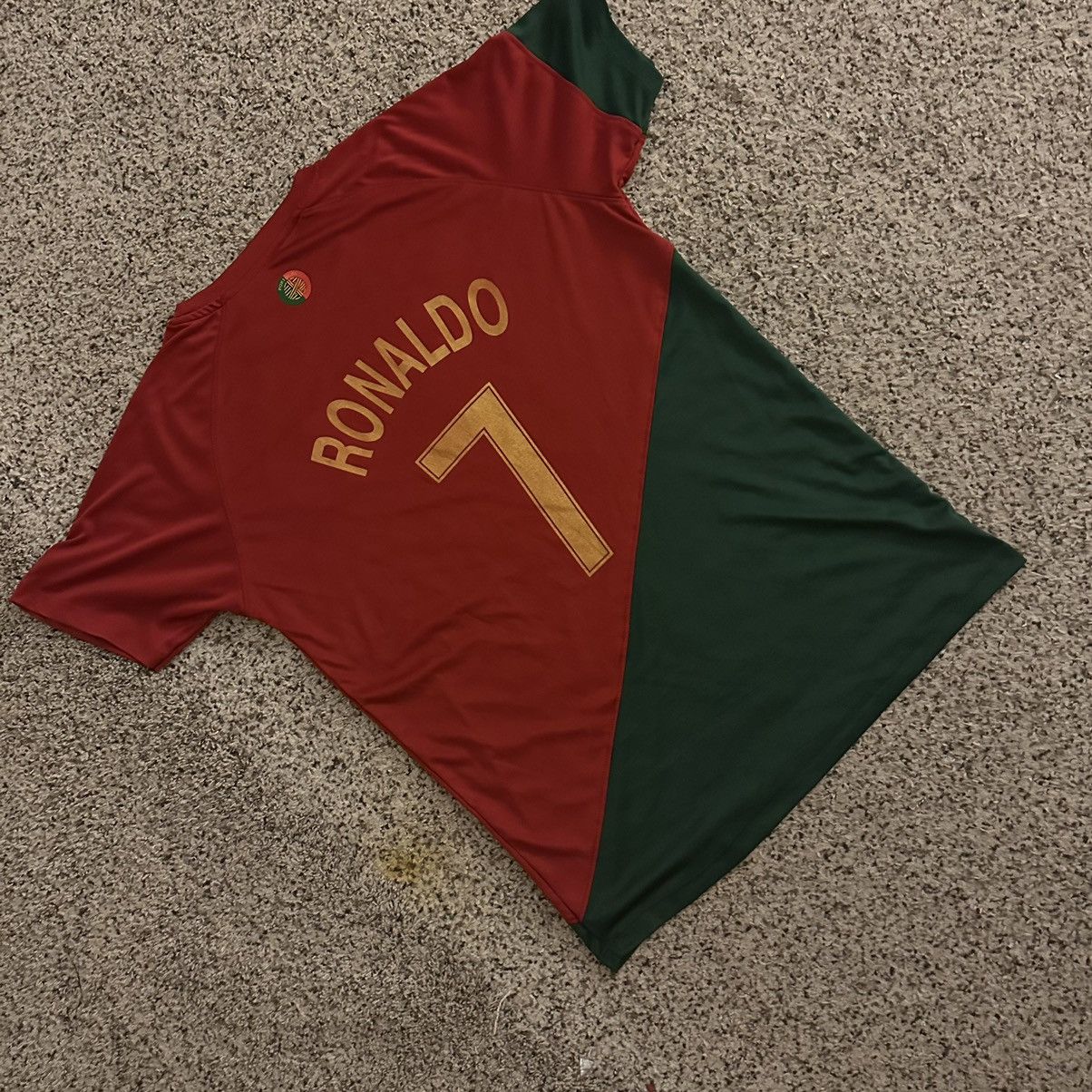 Vintage Vintage Portugal Ronaldo Jersey Size US L / EU 52-54 / 3 - 1 Thumbnail