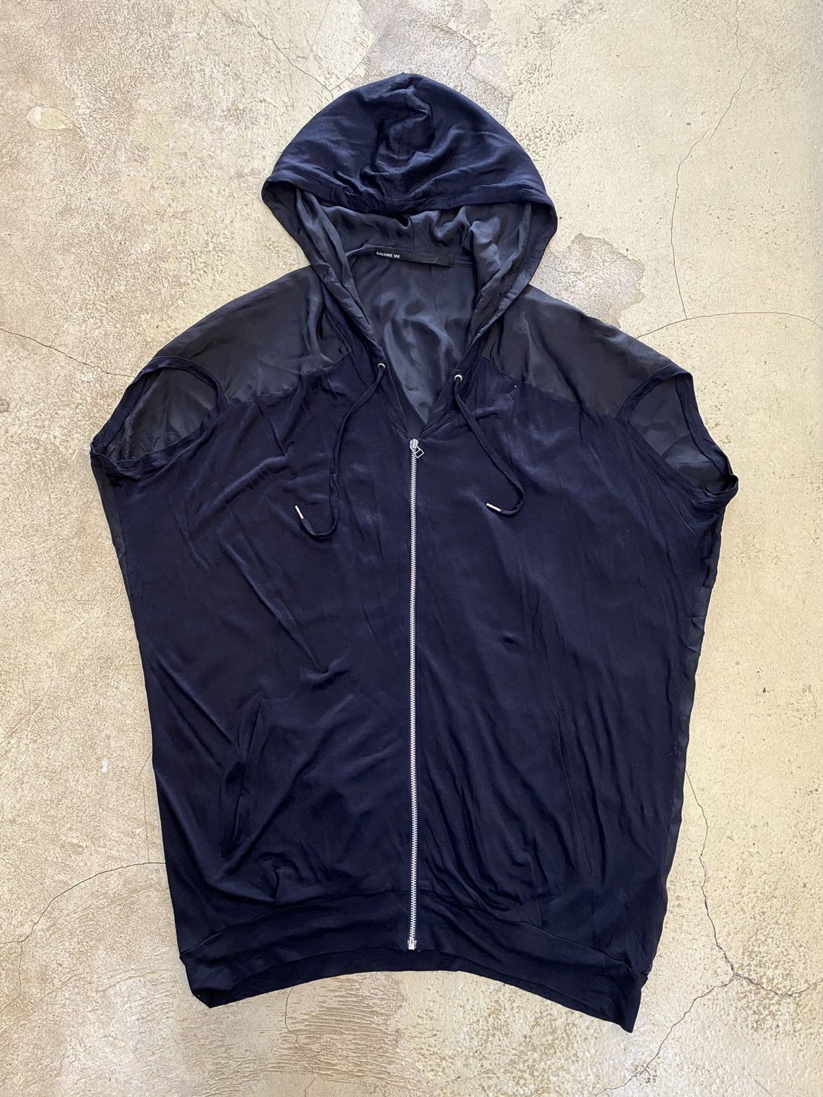 Japanese Brand Galerie Vie Hoddie SleeveLess Size ONE SIZE - 1 Thumbnail