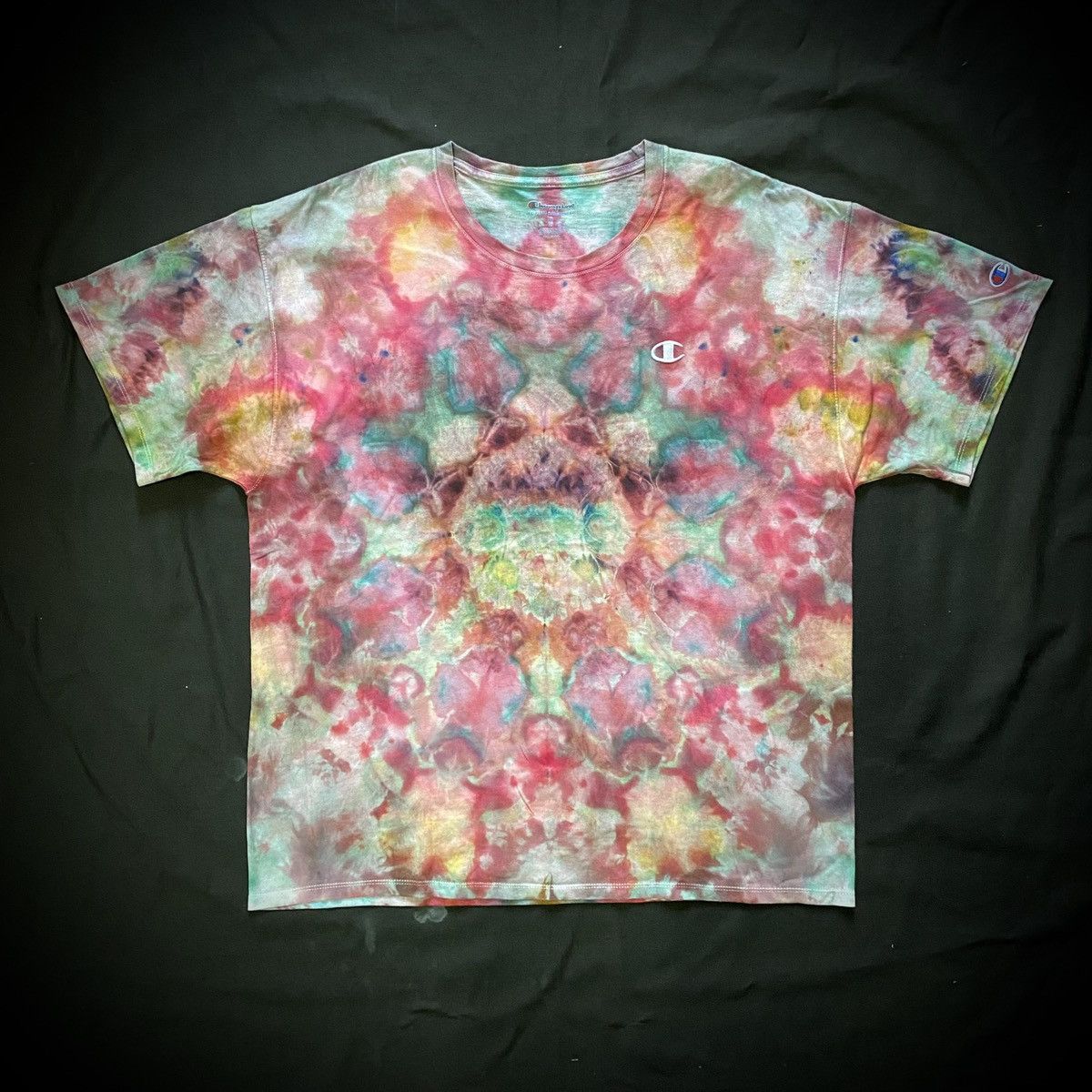 Champion × Handmade ICE DYE MANDALA Size US XL / EU 56 / 4 - 1 Thumbnail
