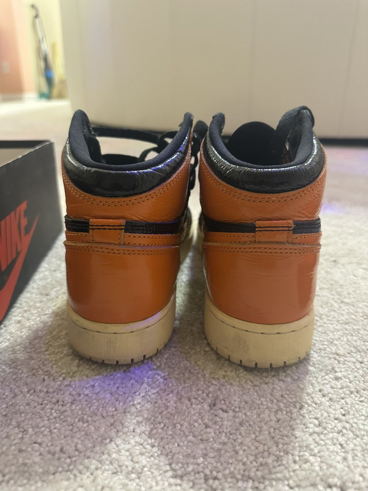 Jordan Brand Air Jordan 1 Retro High OG GS ‘Shattered BackBoard 3.0’ Size US 5 / EU 37 - 5 Thumbnail