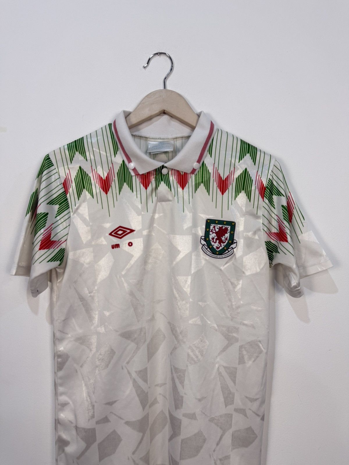 Umbro Umbro Wales 1990/1992 Vintage Away Soccer Jersey Size US S / EU 44-46 / 1 - 5 Thumbnail