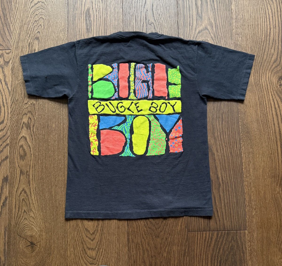 Vintage Vintage 90s Bugle Boy Surfwear Puff Print Graphic Tee Size US S / EU 44-46 / 1 - 1 Thumbnail