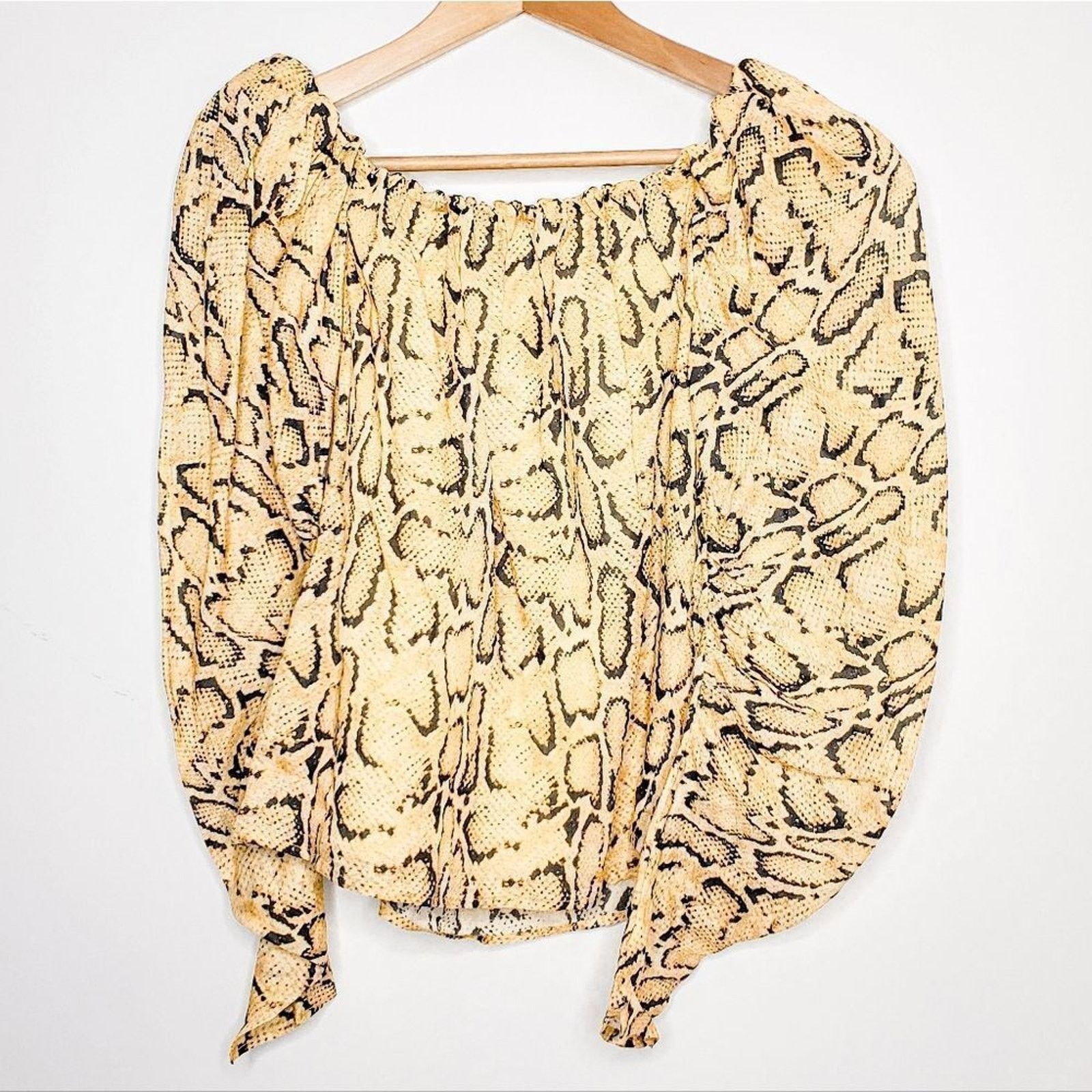 Frame Frame Yellow Python Snake Reptile Billow Top Size XS Size XS / US 0-2 / IT 36-38 - 2 Thumbnail