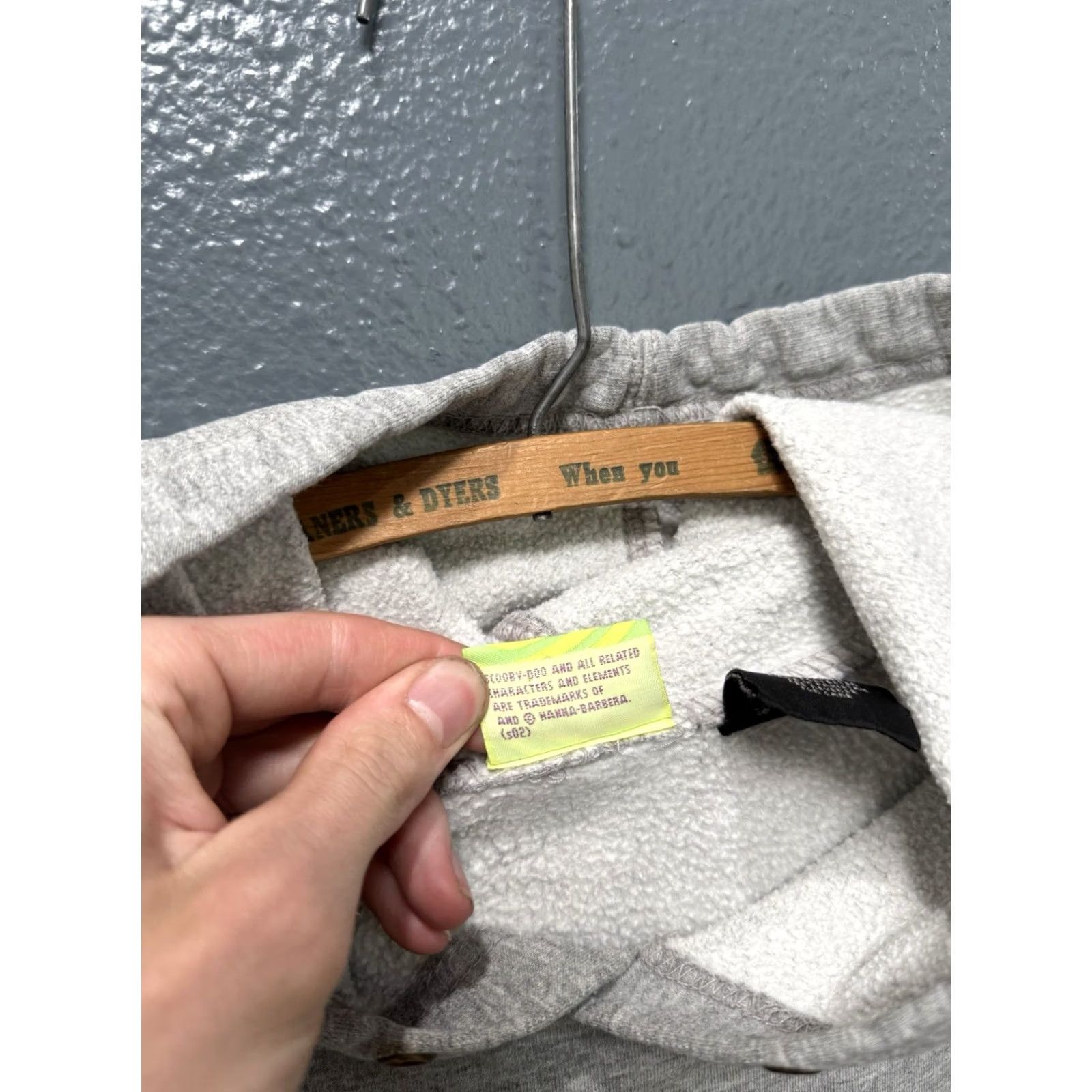 Vintage VINTAGE Scooby Doo Hoodie Gray XL Mens Pullover 2002 Haunted Castle Size US XL / EU 56 / 4 - 3 Thumbnail
