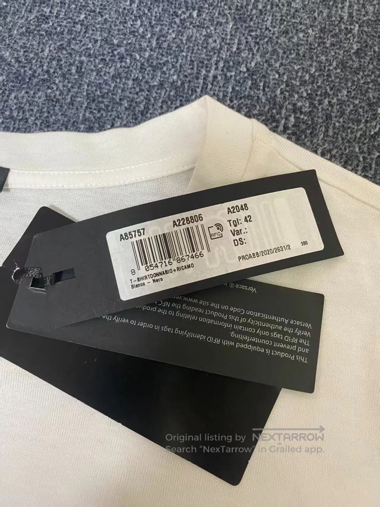 Versace Versace GV Embroidered Crewneck T-Shirt. Size US XS / EU 42 / 0 - 5 Thumbnail